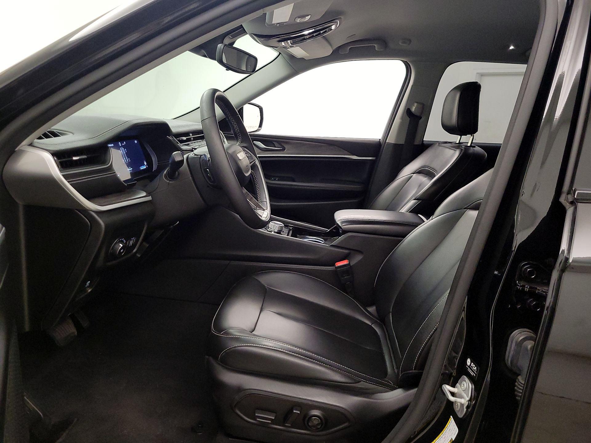 Thumbnail: 2023 Jeep Grand Cherokee - 11