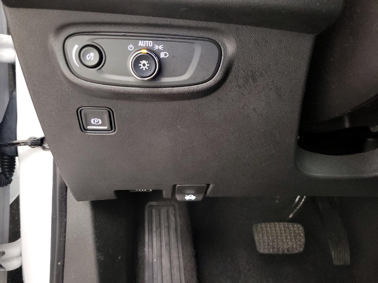 2023 GMC Terrain SLE - Photo 14