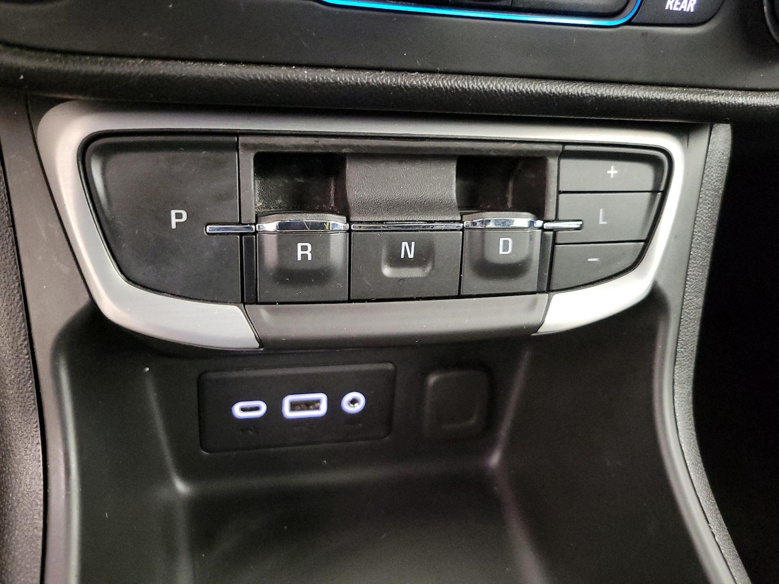 2023 GMC Terrain SLE - Photo 18