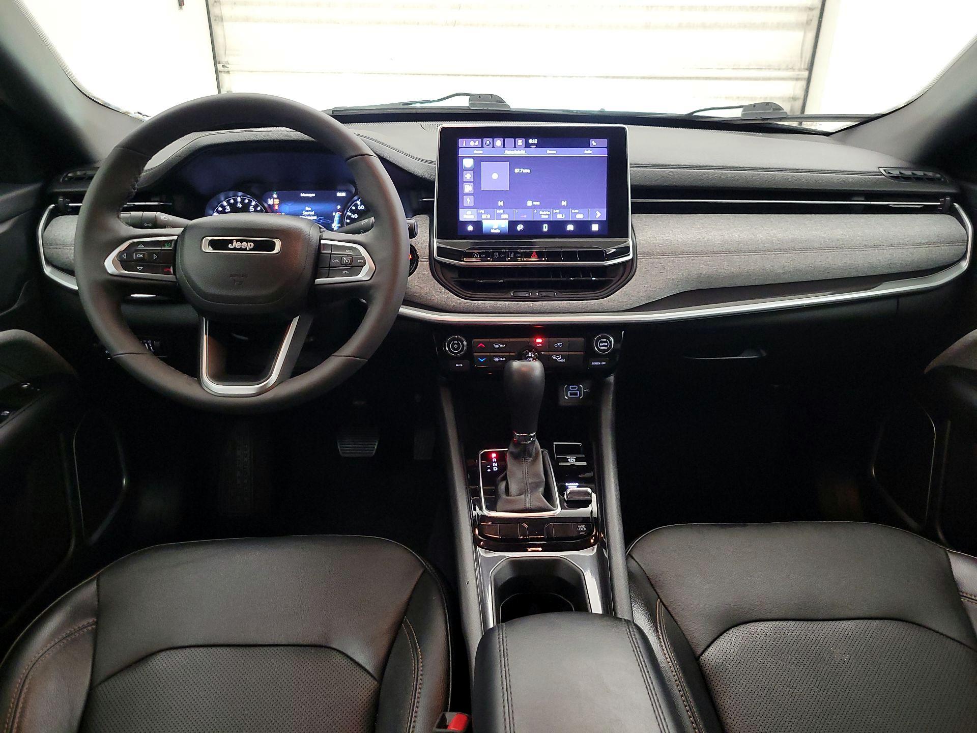 Thumbnail: 2023 Jeep Compass - 9