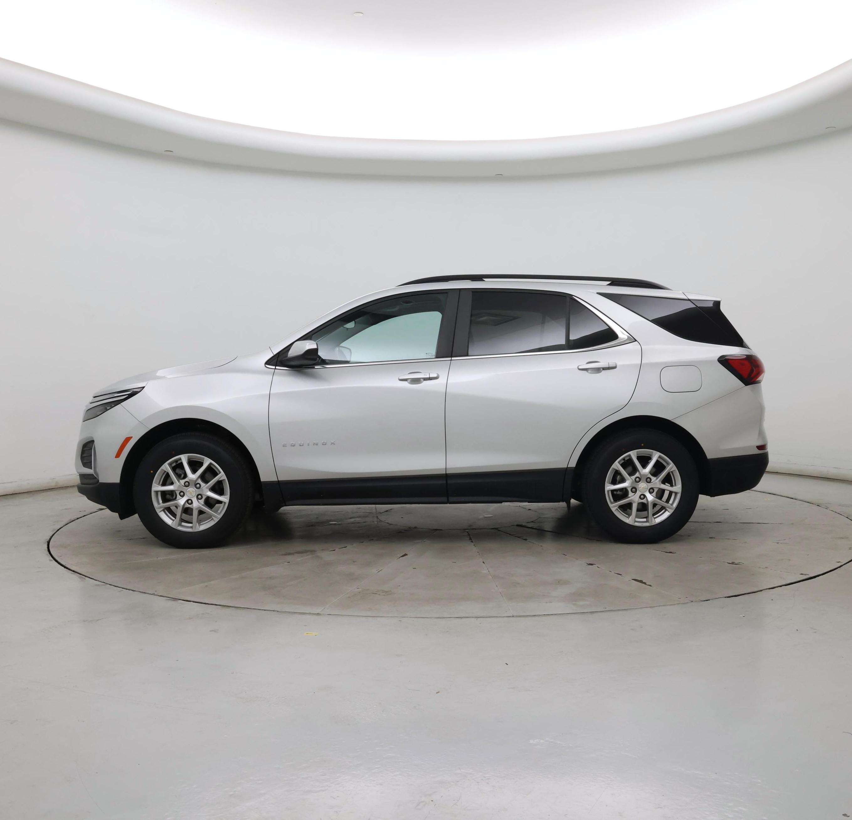 Thumbnail: 2022 Chevrolet Equinox - 3