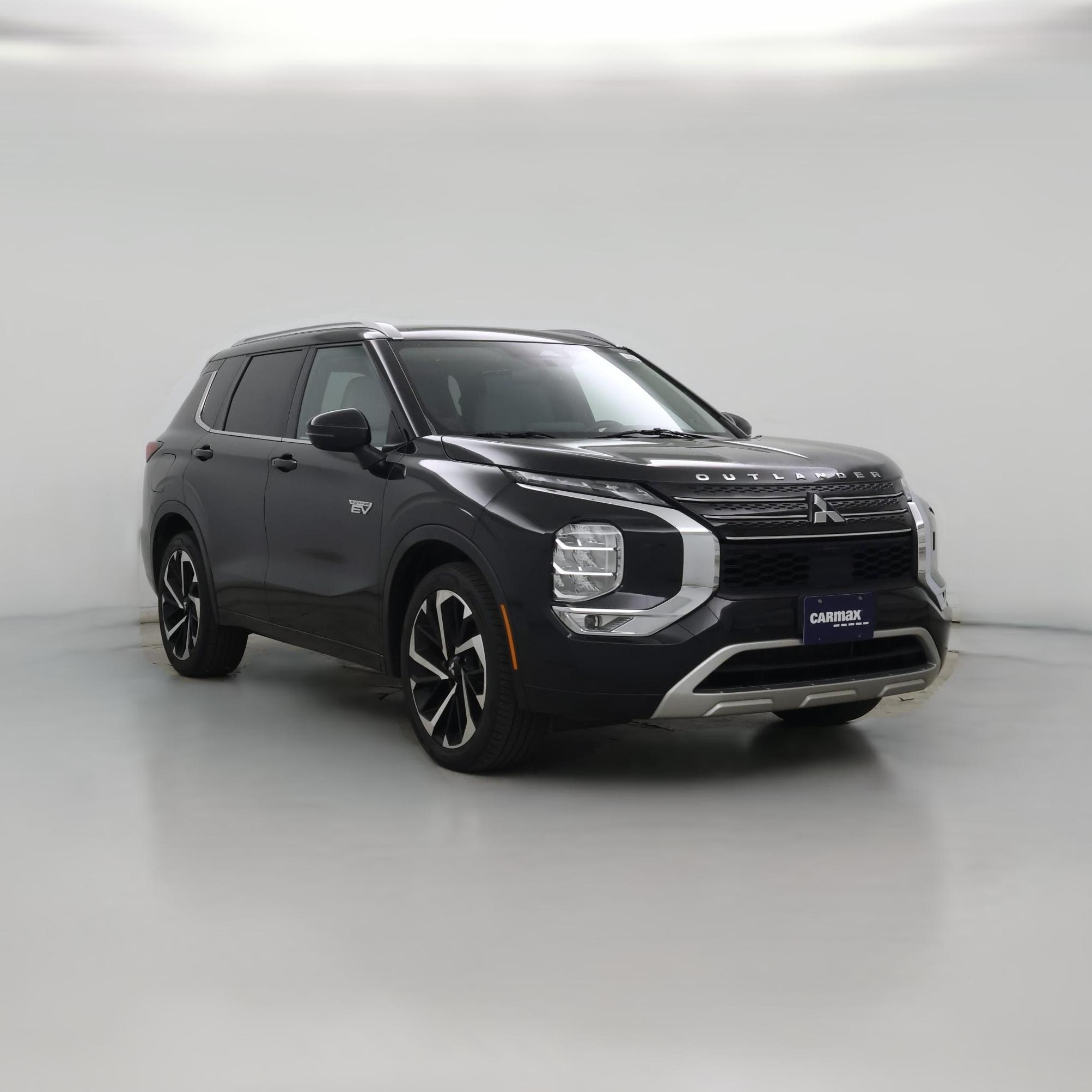 Thumbnail: 2023 Mitsubishi Outlander - 1
