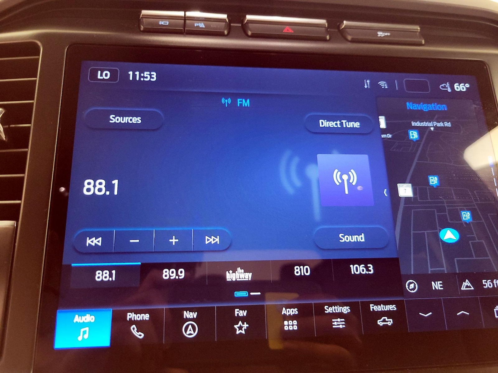 2023 Ford F-150 Lightning XLT - Photo 17