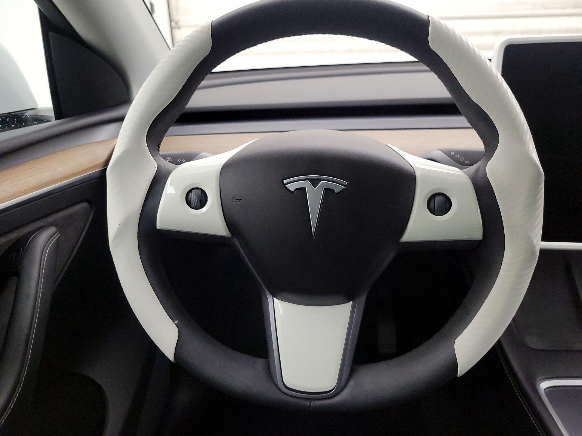 Thumbnail: 2022 Tesla Model Y - 10