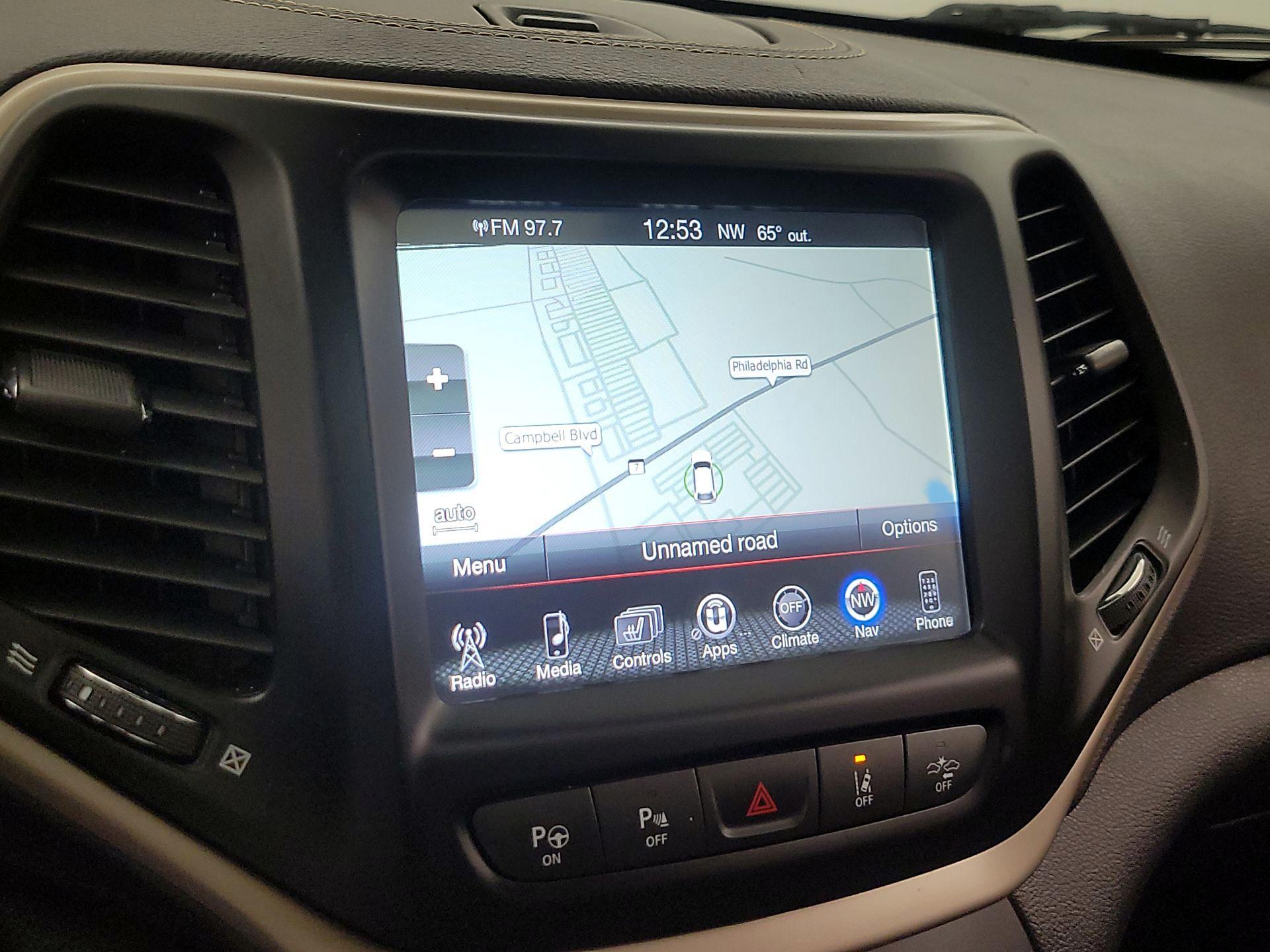 Thumbnail: 2018 Jeep Cherokee - 14