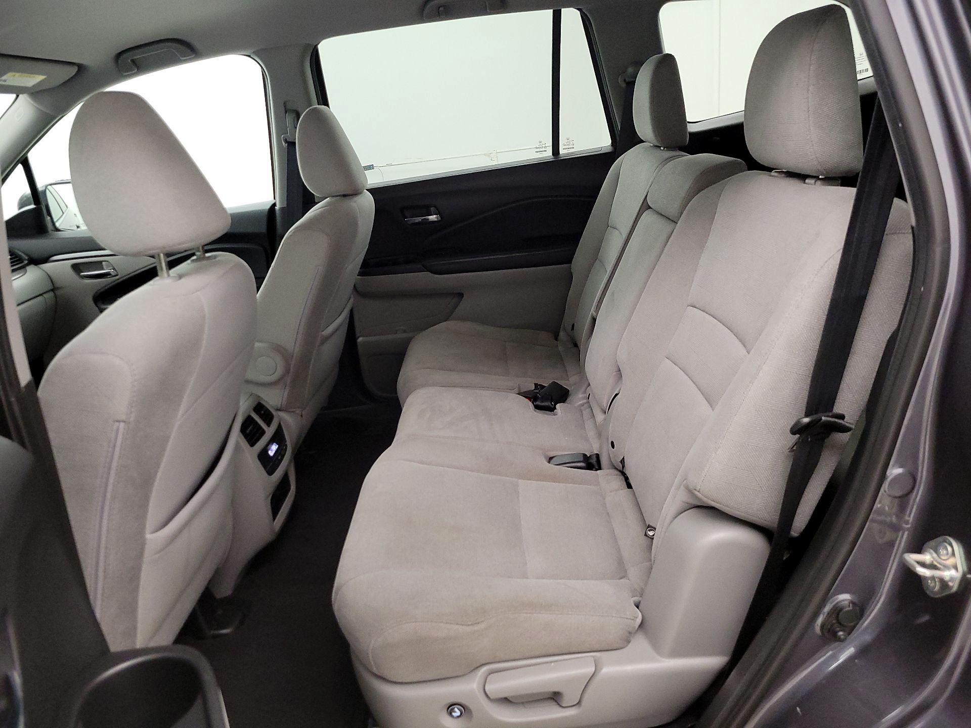 Thumbnail: 2019 Honda Pilot - 19
