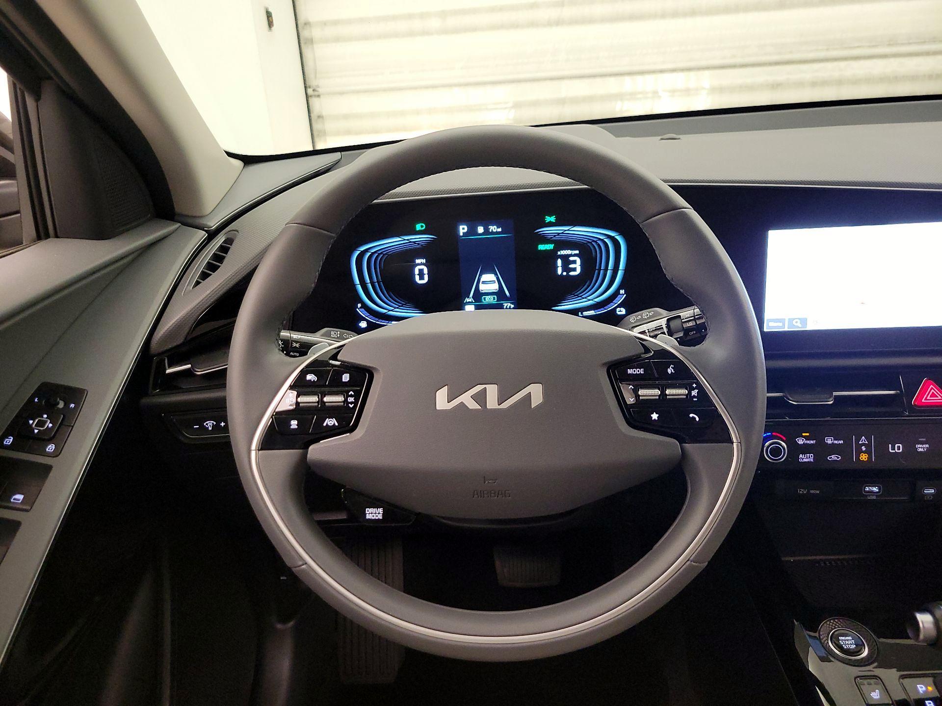 Thumbnail: 2025 Kia Niro - 10