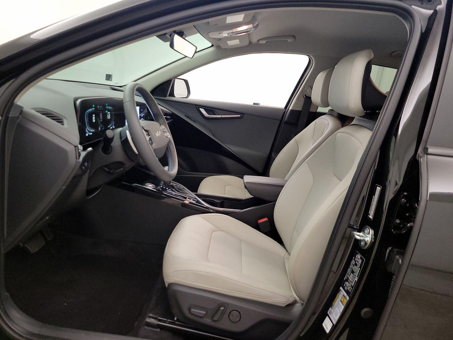 Thumbnail: 2025 Kia Niro - 11