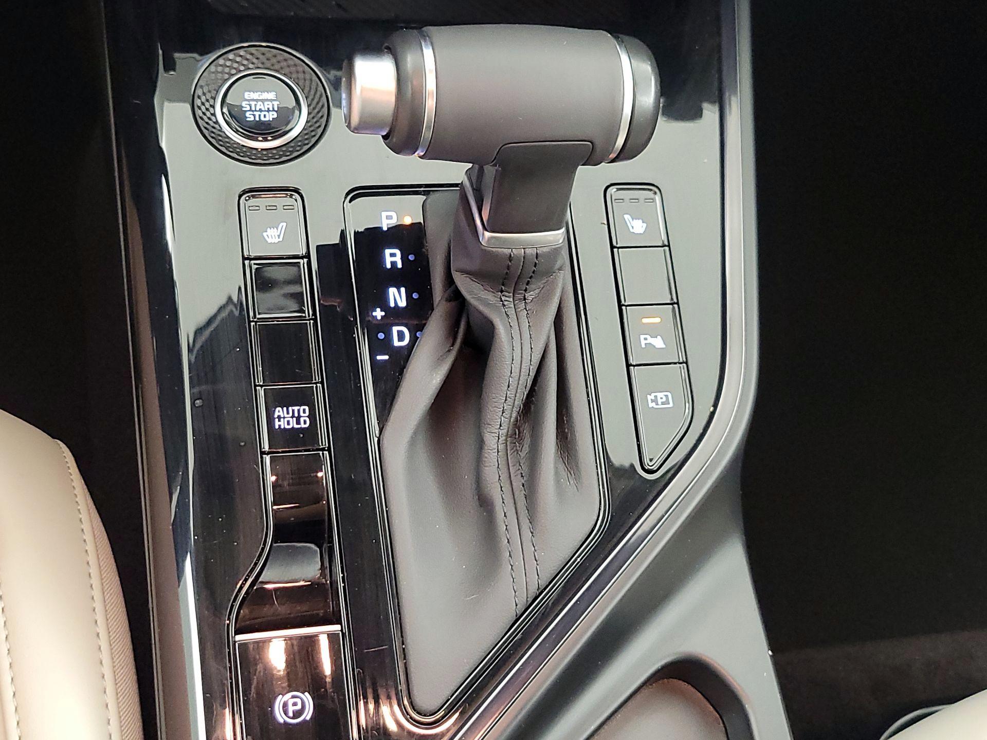 Thumbnail: 2025 Kia Niro - 18