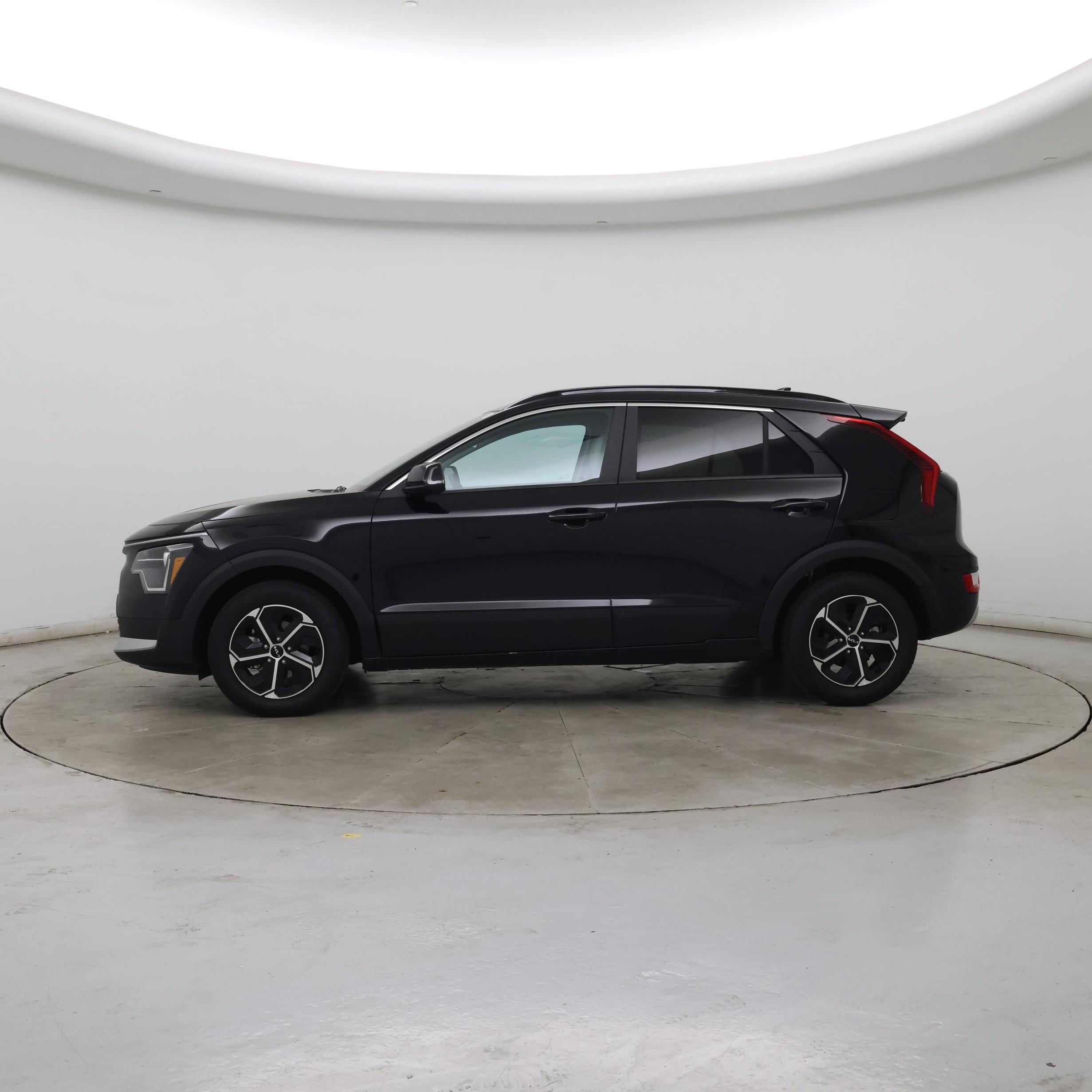 Thumbnail: 2025 Kia Niro - 3