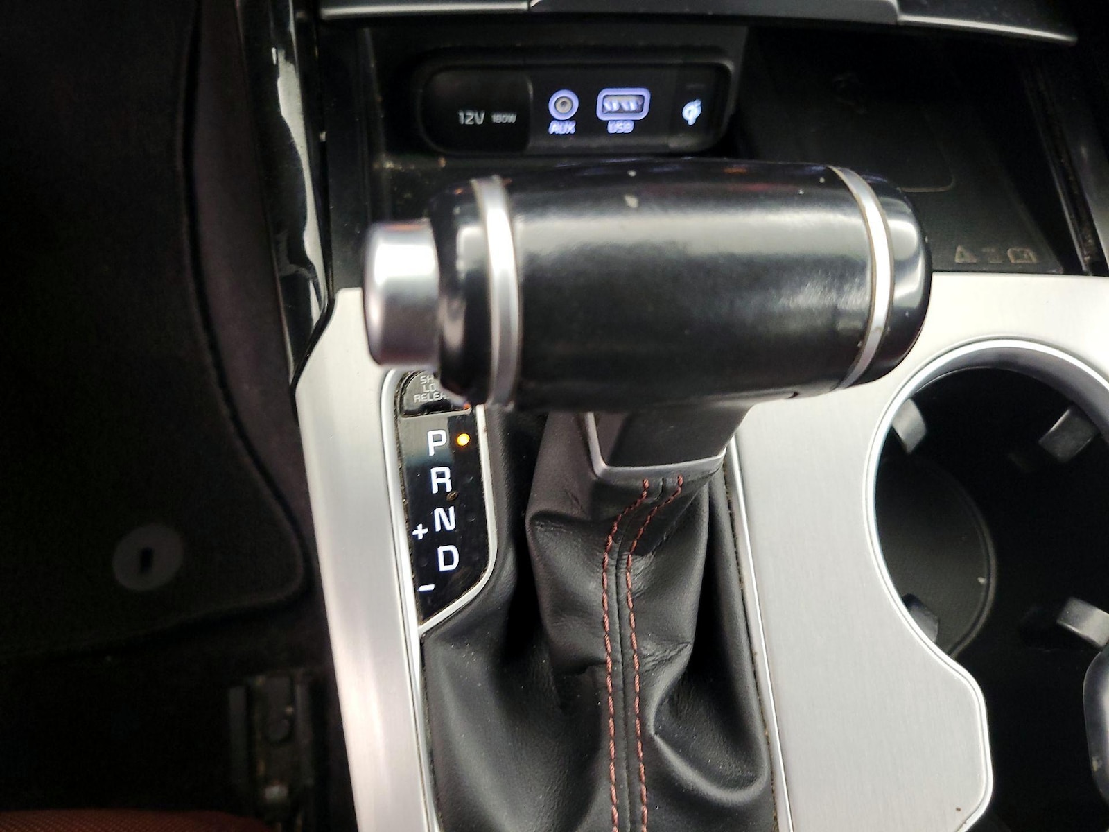 2019 Kia Stinger GT1 - Photo 18