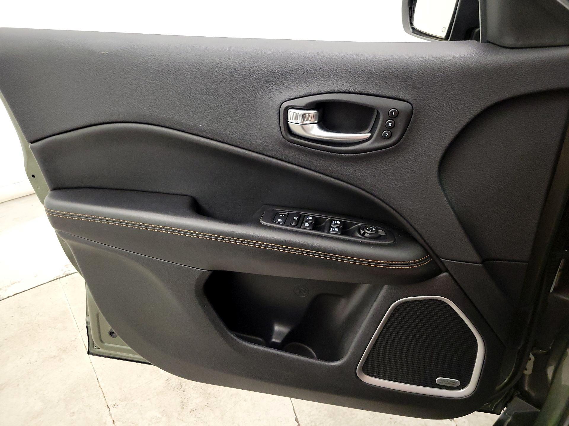 Thumbnail: 2021 Jeep Compass - 12