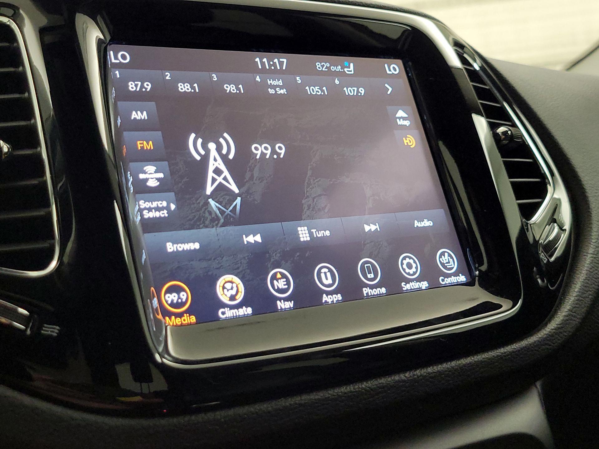 Thumbnail: 2021 Jeep Compass - 16