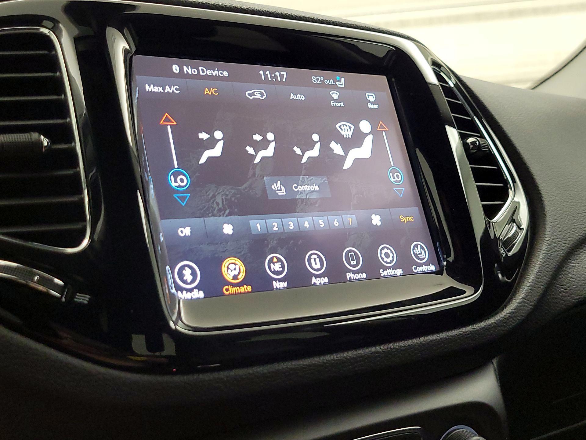 Thumbnail: 2021 Jeep Compass - 17
