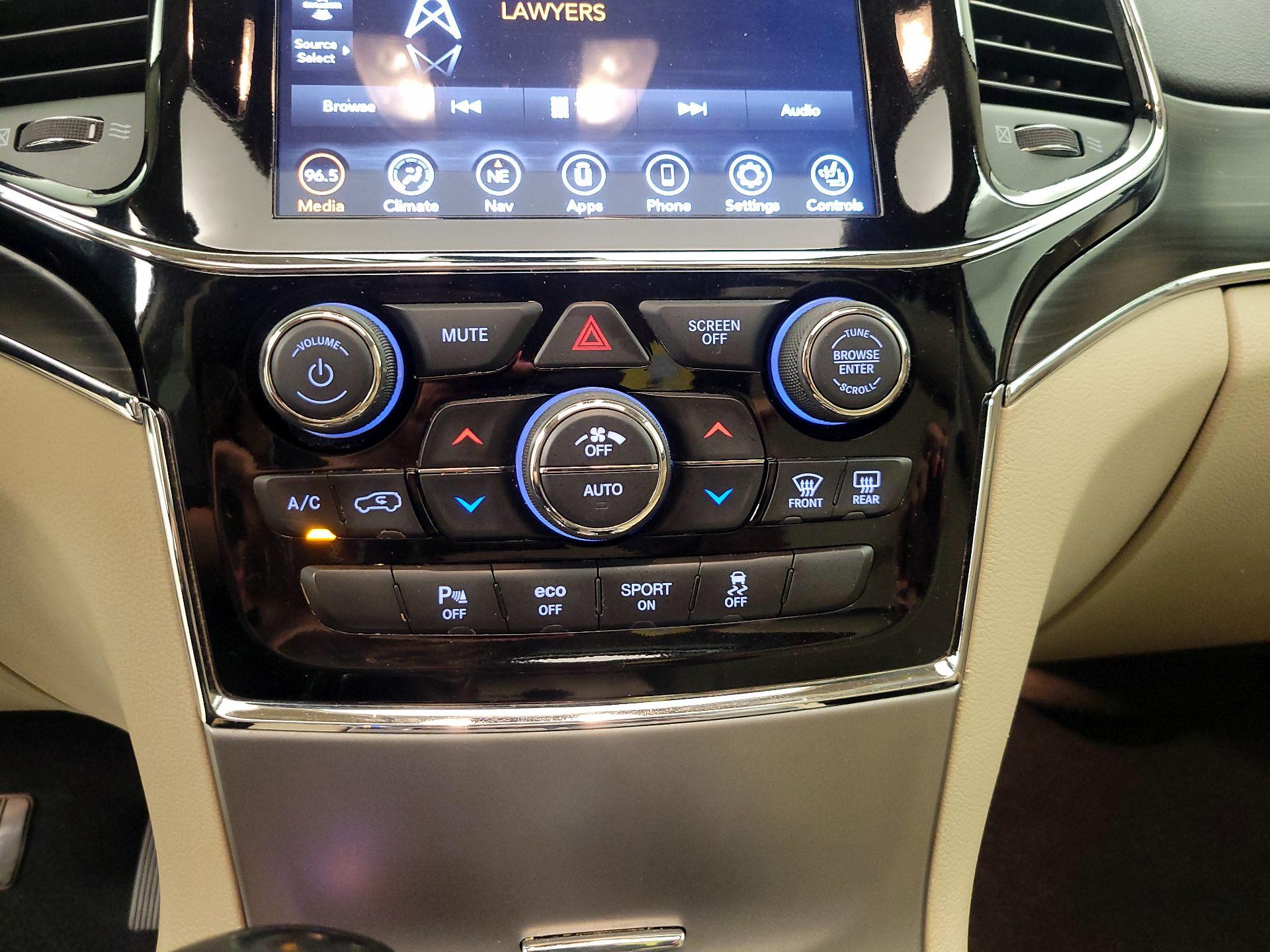 Thumbnail: 2020 Jeep Grand Cherokee - 17