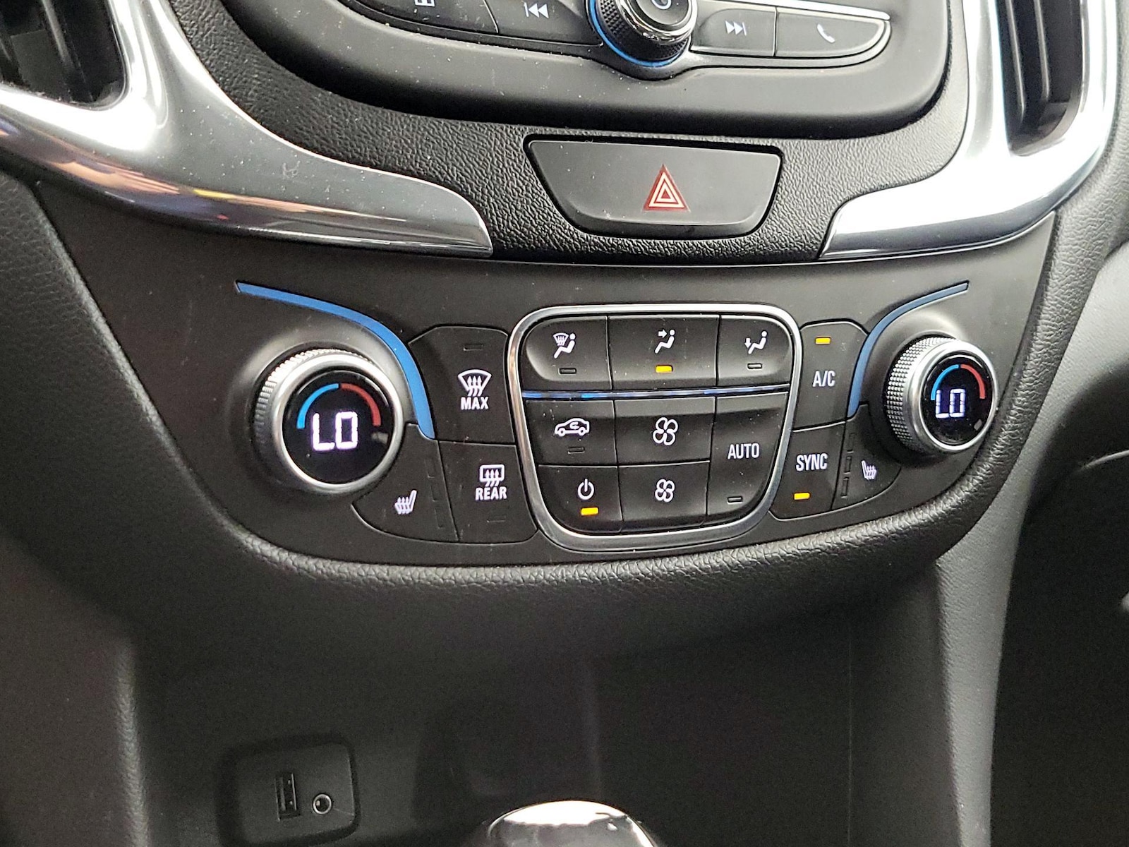 2018 Chevrolet Equinox LT - Photo 17