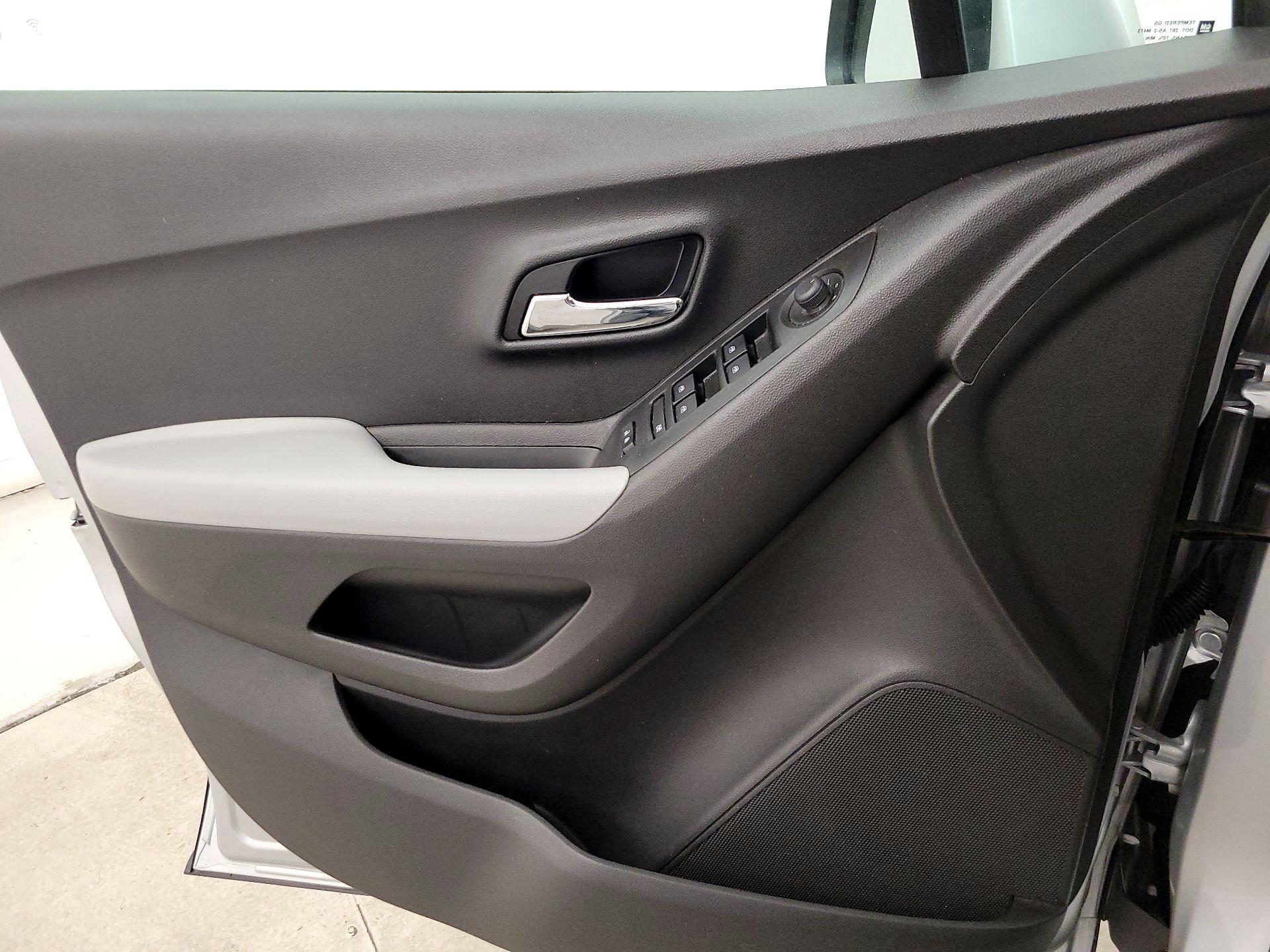 Thumbnail: 2020 Chevrolet Trax - 12