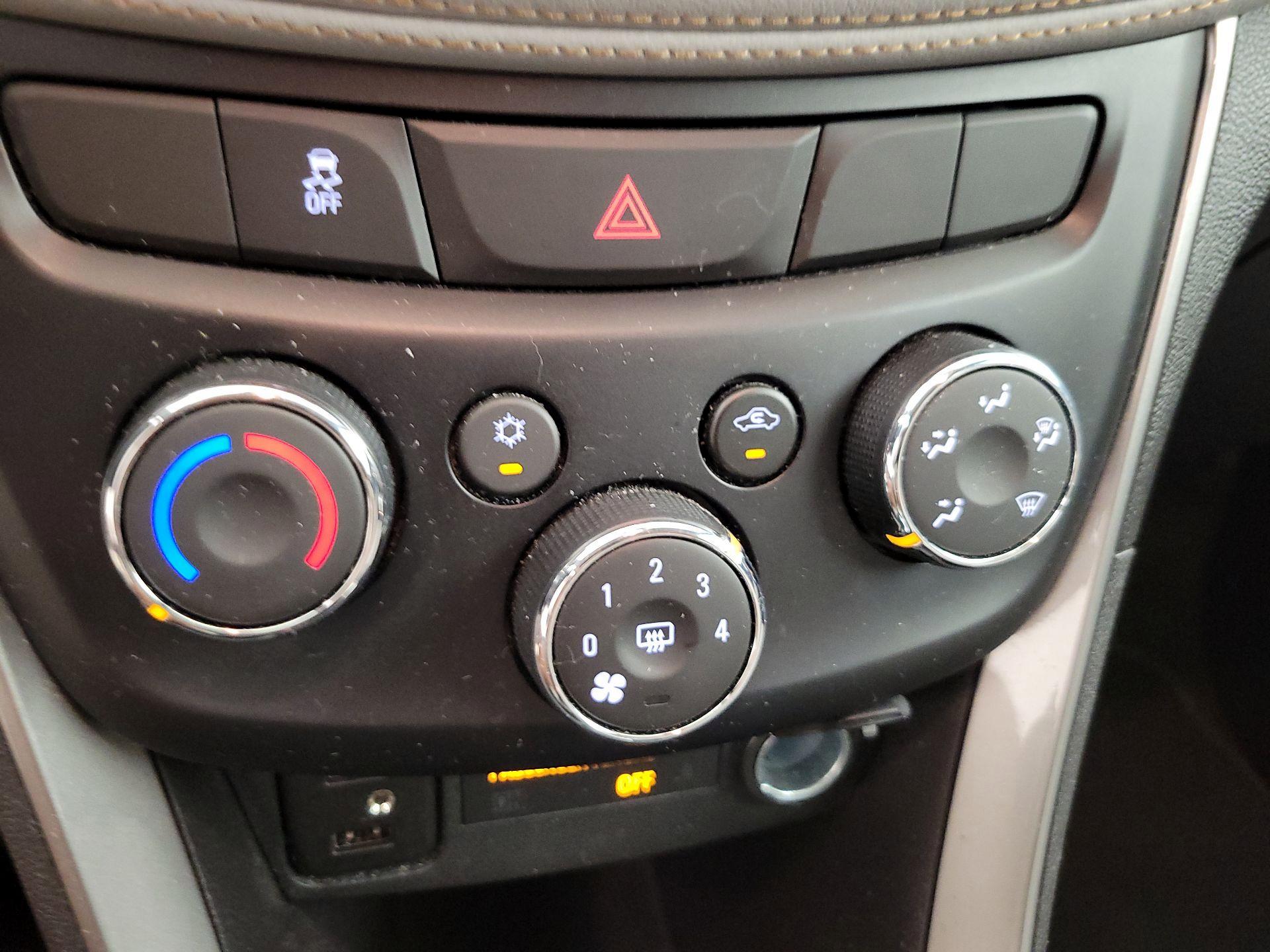 Thumbnail: 2020 Chevrolet Trax - 16