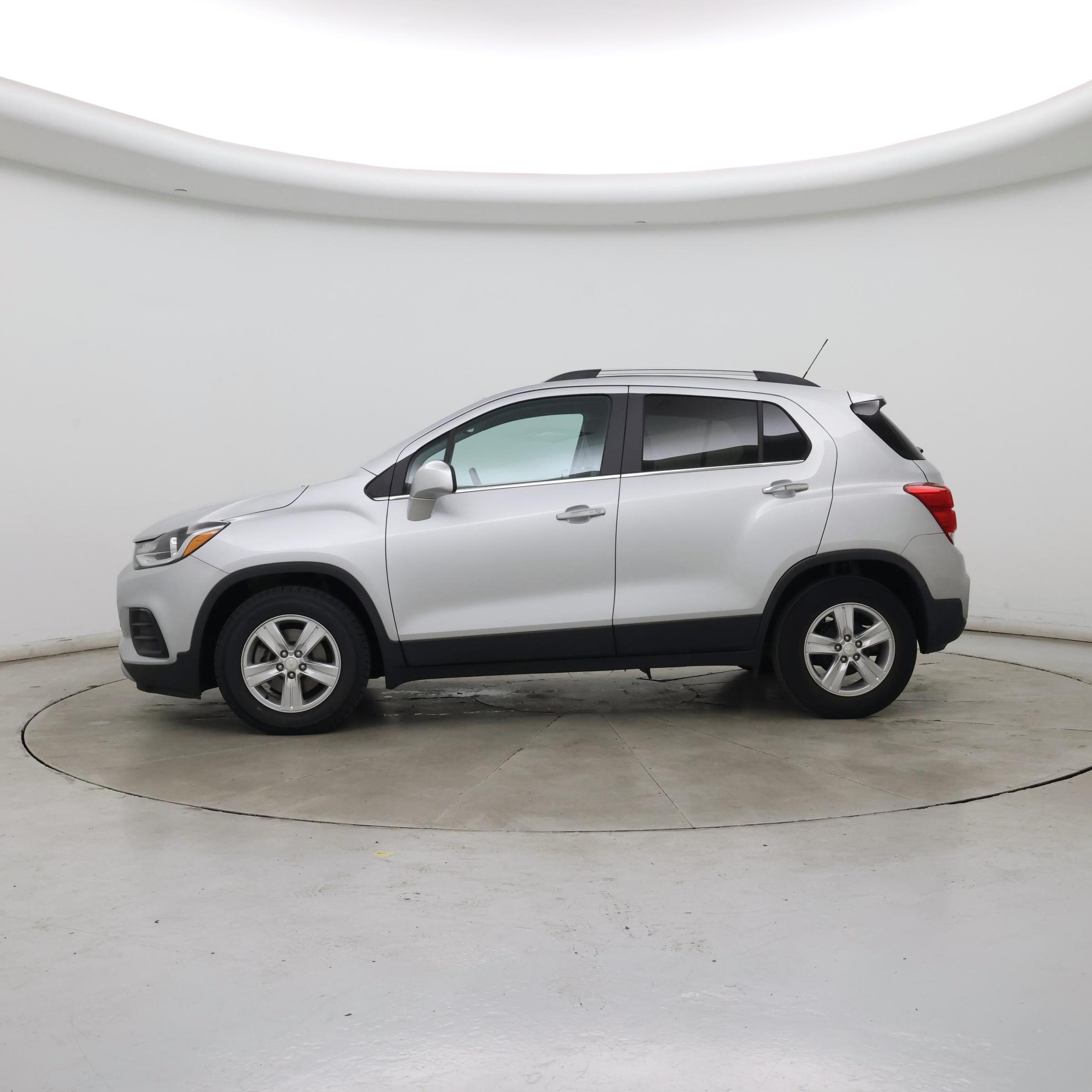 Thumbnail: 2020 Chevrolet Trax - 3