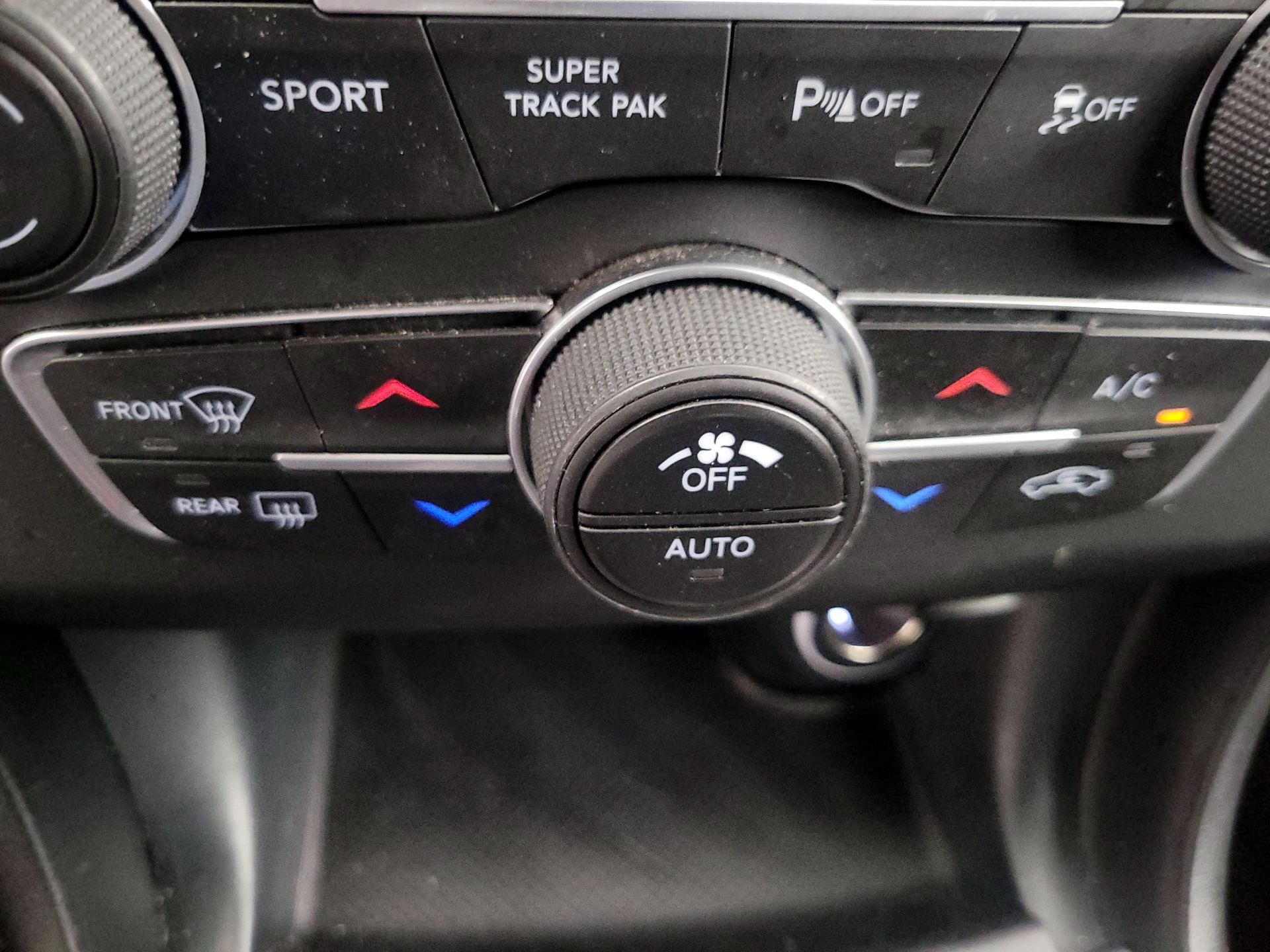 Thumbnail: 2019 Dodge Charger - 16