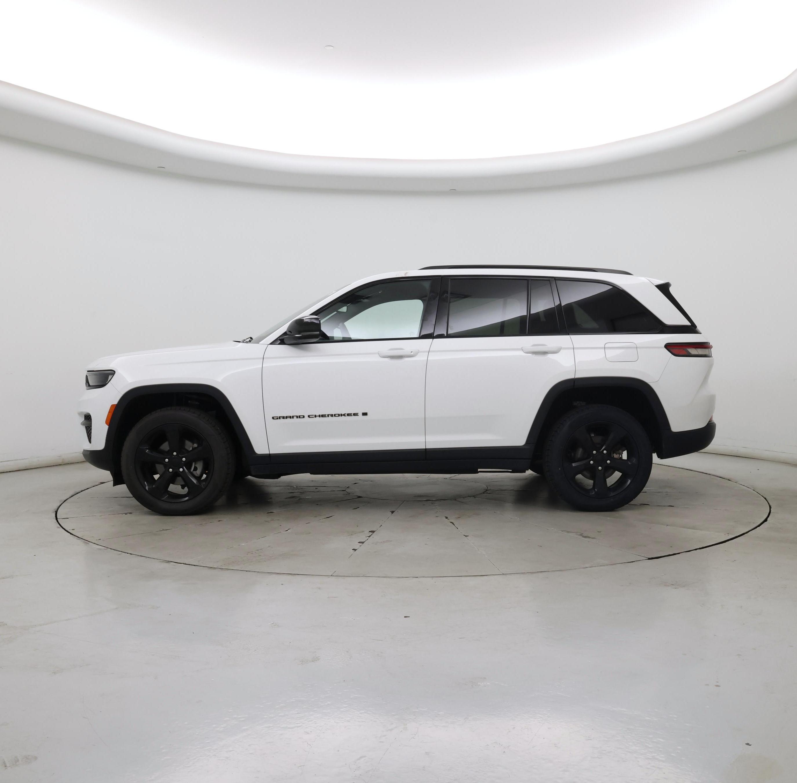 Thumbnail: 2023 Jeep Grand Cherokee - 3