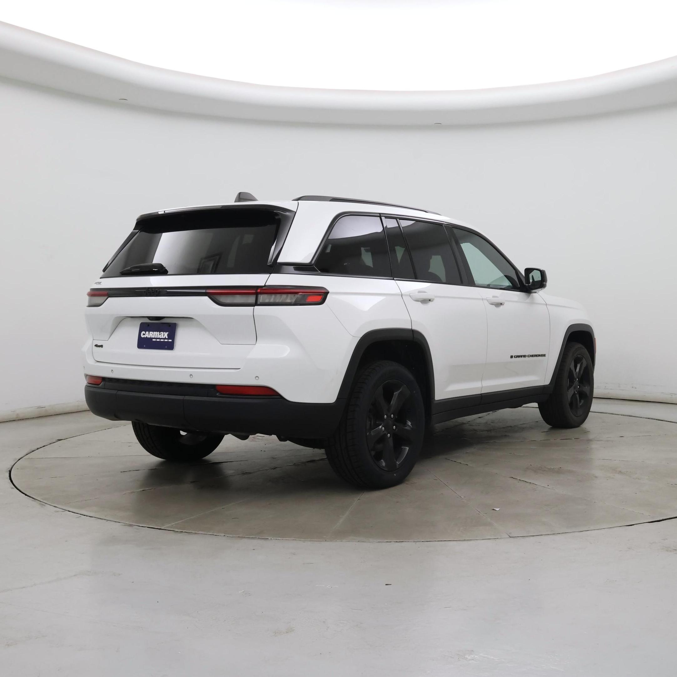 Thumbnail: 2023 Jeep Grand Cherokee - 8
