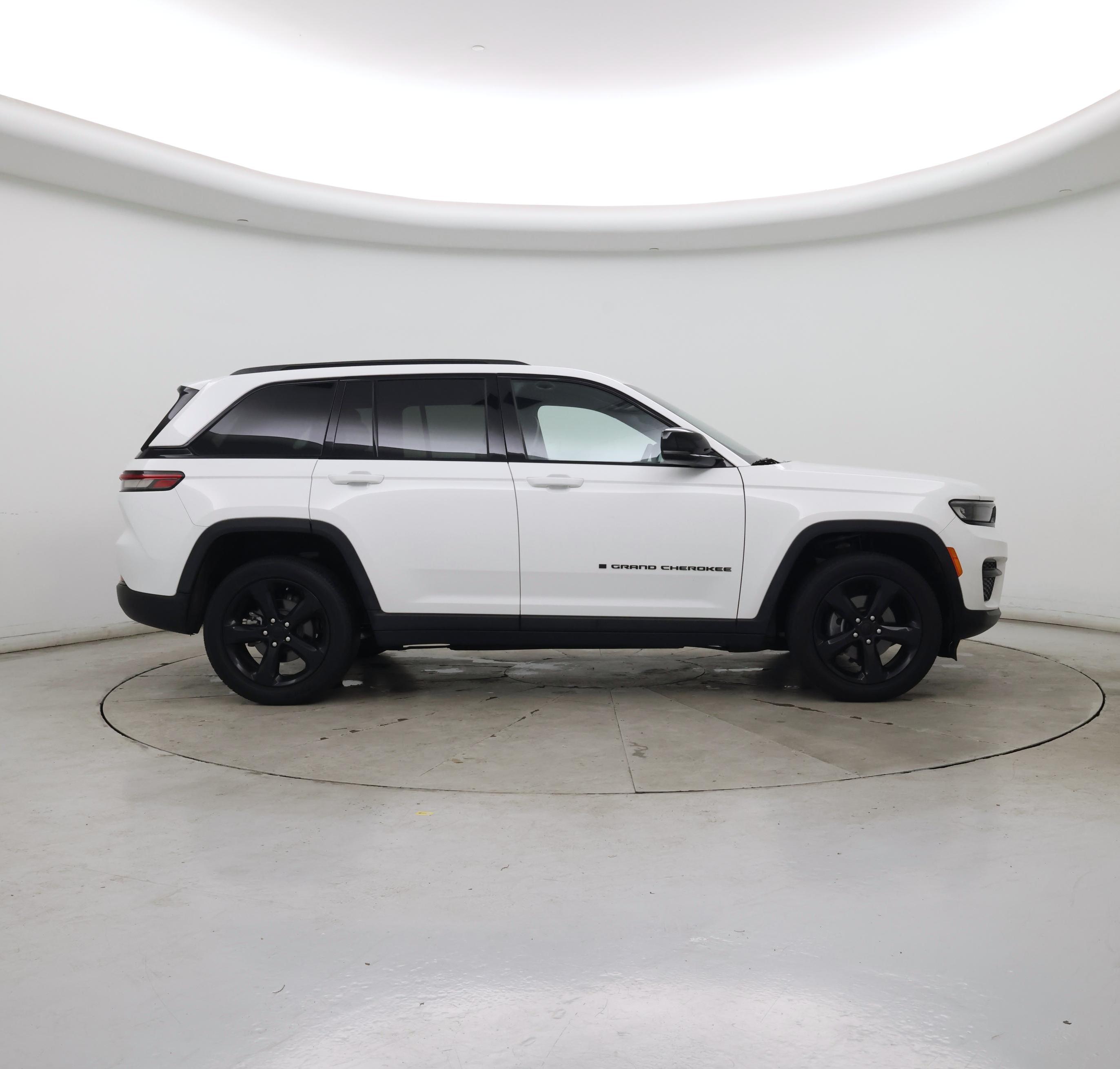 Thumbnail: 2023 Jeep Grand Cherokee - 7