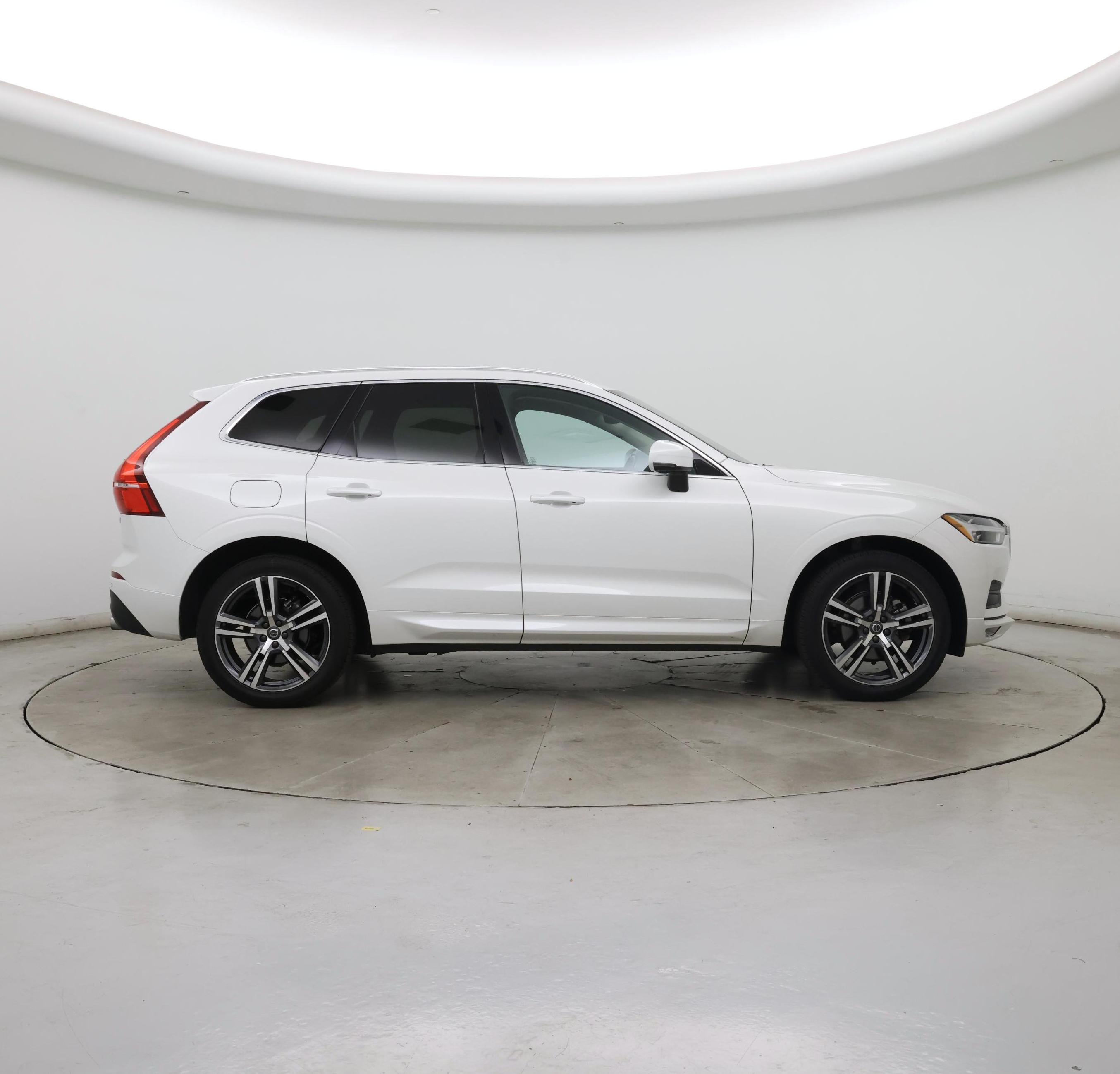 Thumbnail: 2021 Volvo XC60 - 7