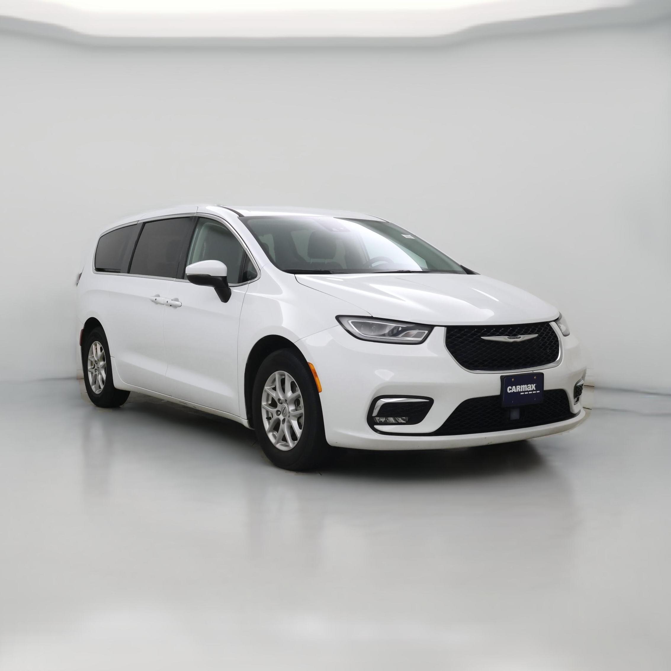Thumbnail: 2023 Chrysler Pacifica - 1
