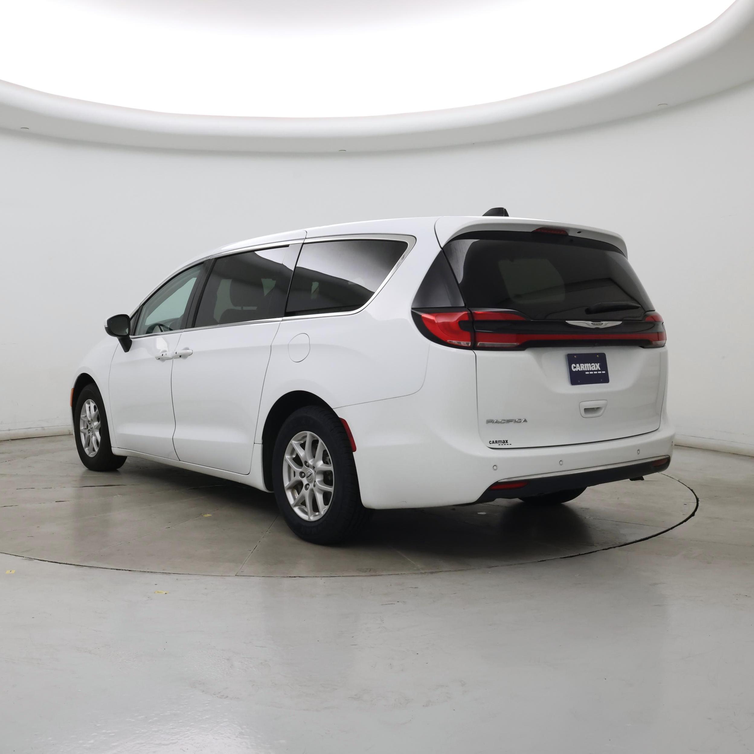 Thumbnail: 2023 Chrysler Pacifica - 2
