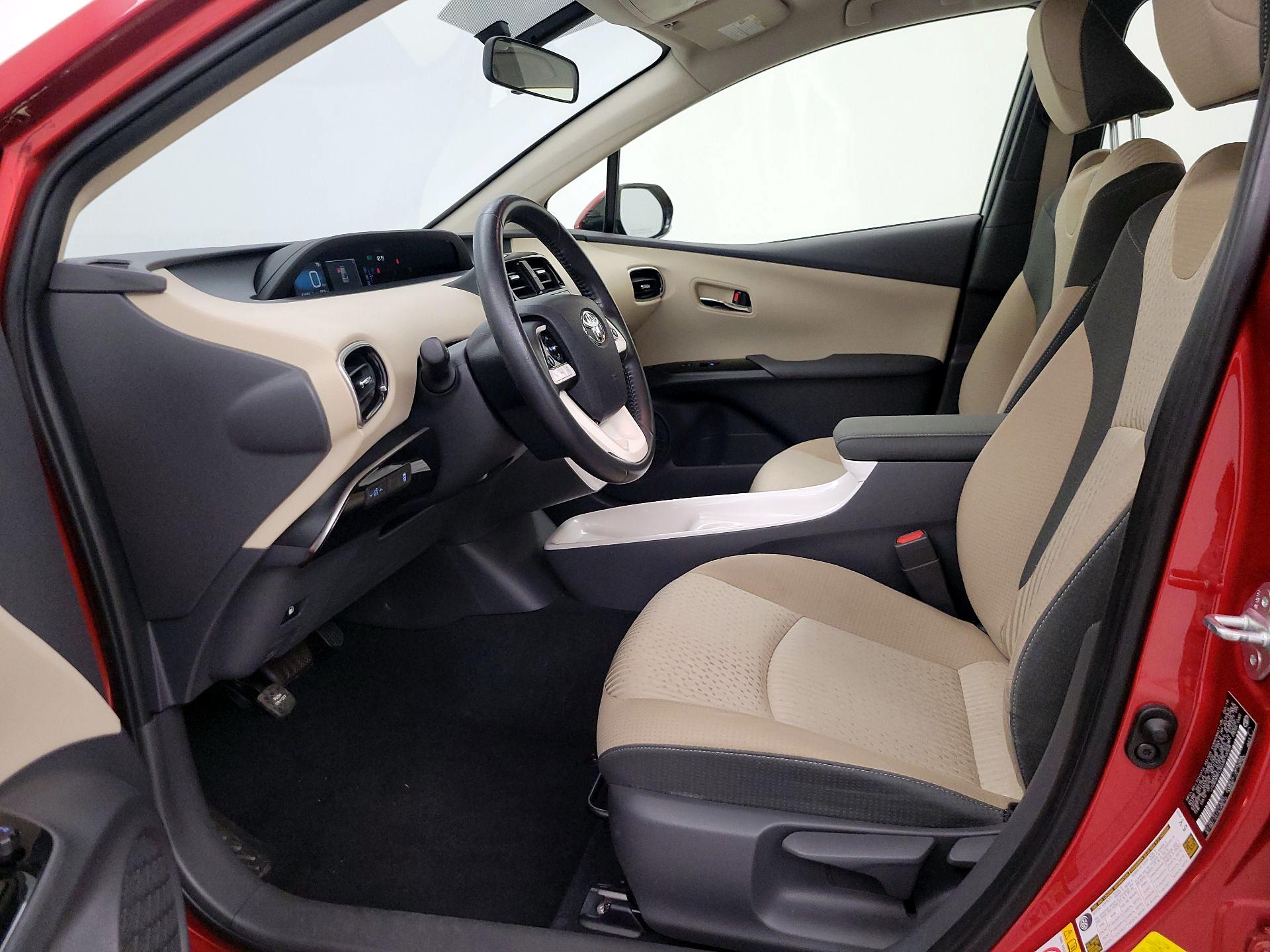 Thumbnail: 2016 Toyota Prius - 11