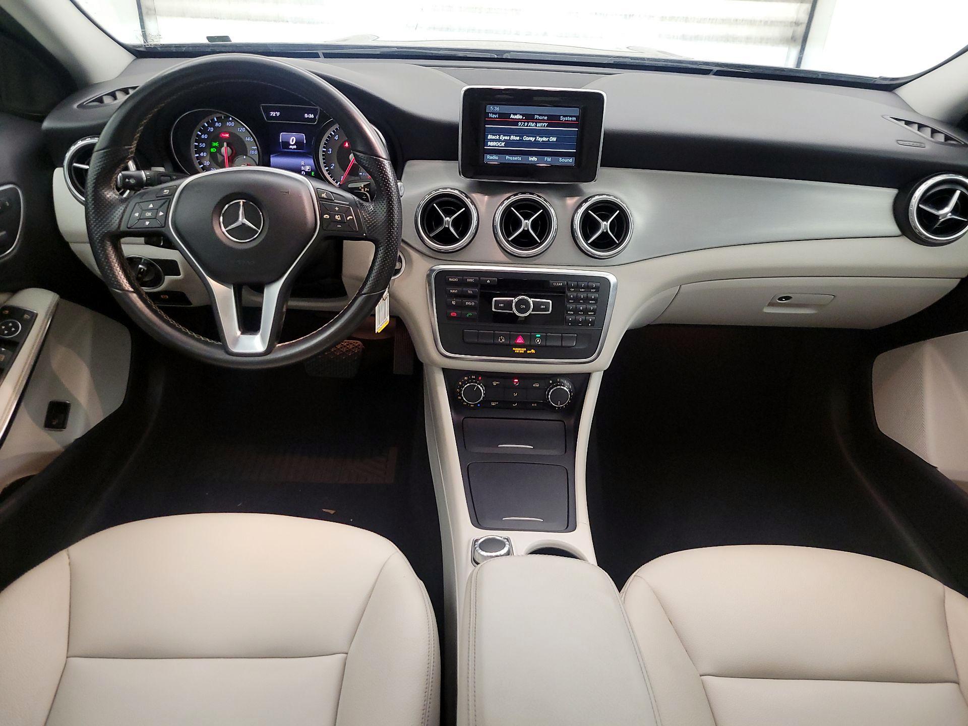 Thumbnail: 2015 Mercedes-Benz GLA - 9