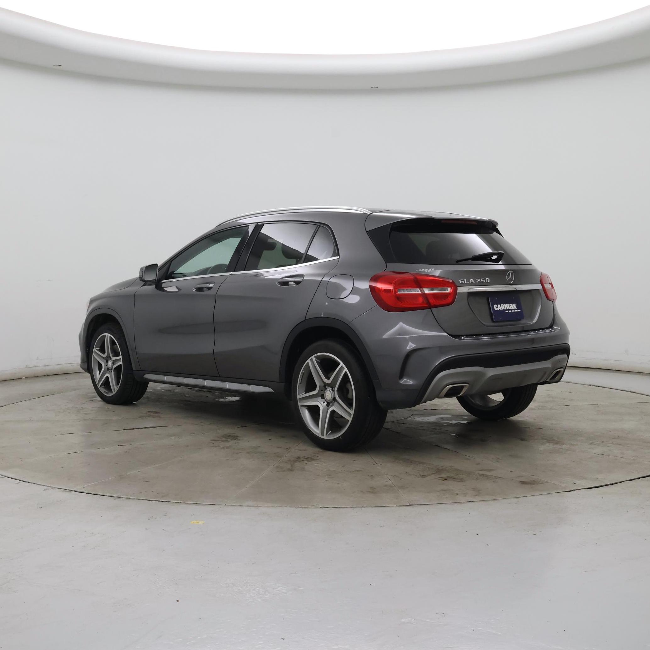Thumbnail: 2015 Mercedes-Benz GLA - 2