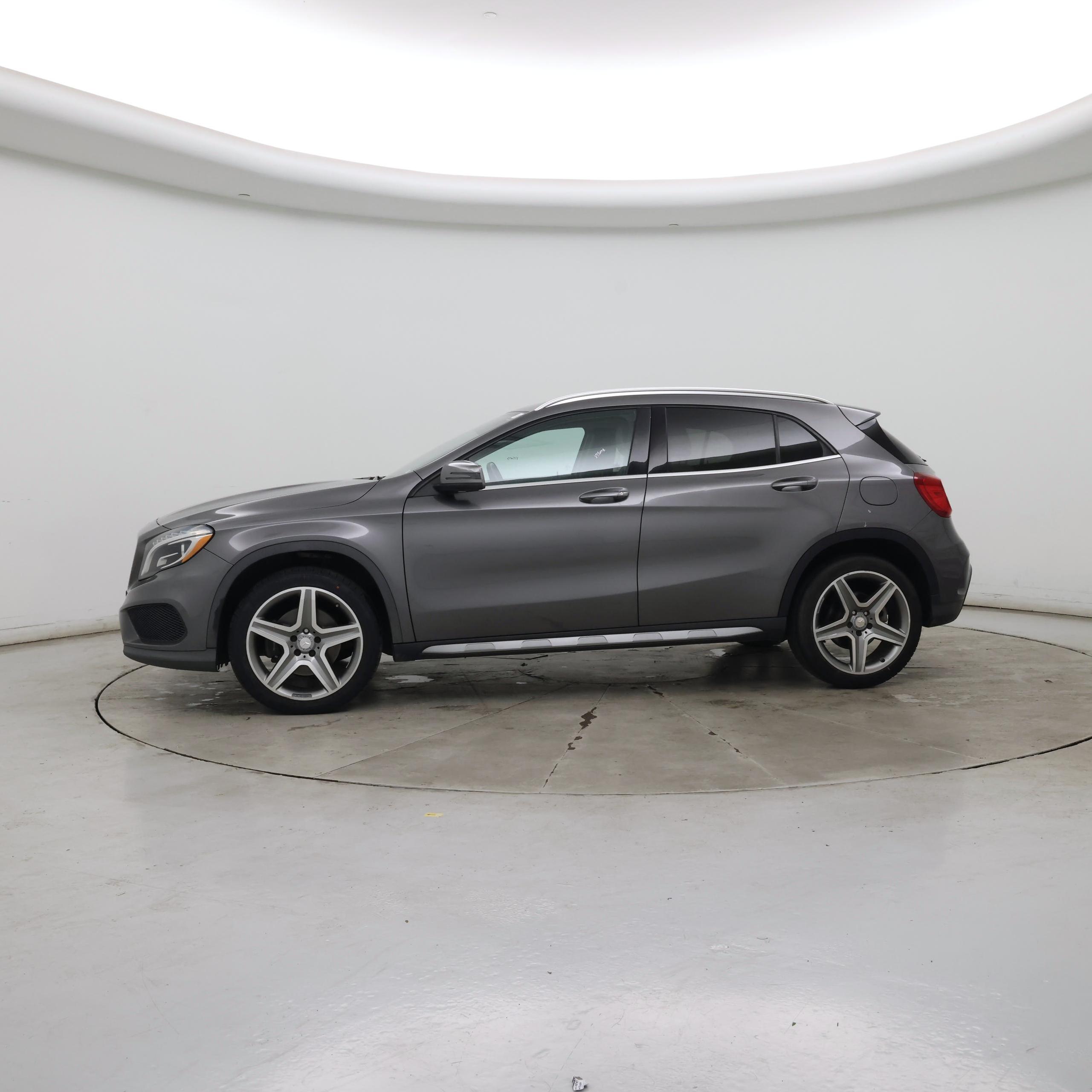 Thumbnail: 2015 Mercedes-Benz GLA - 3