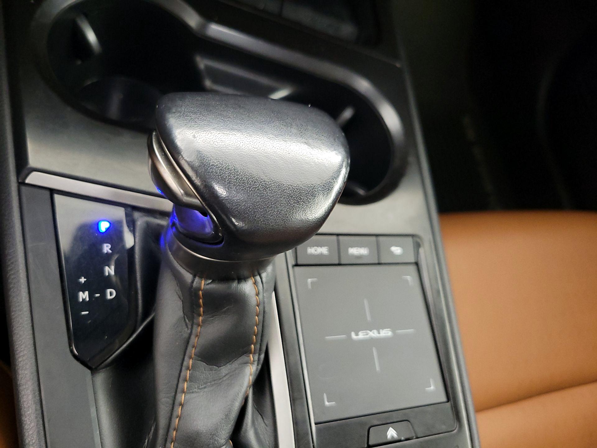 Thumbnail: 2022 Lexus UX - 17