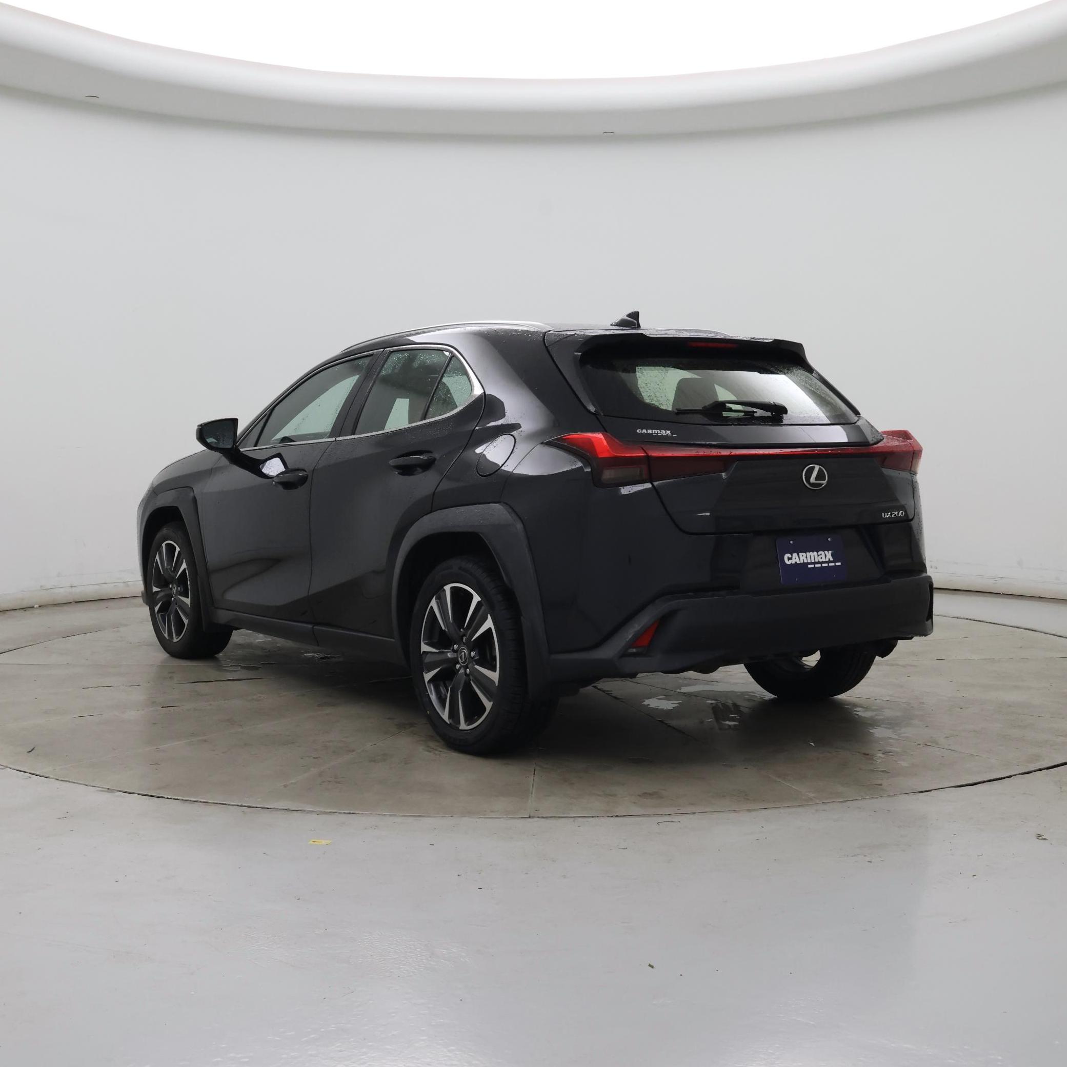 Thumbnail: 2022 Lexus UX - 2