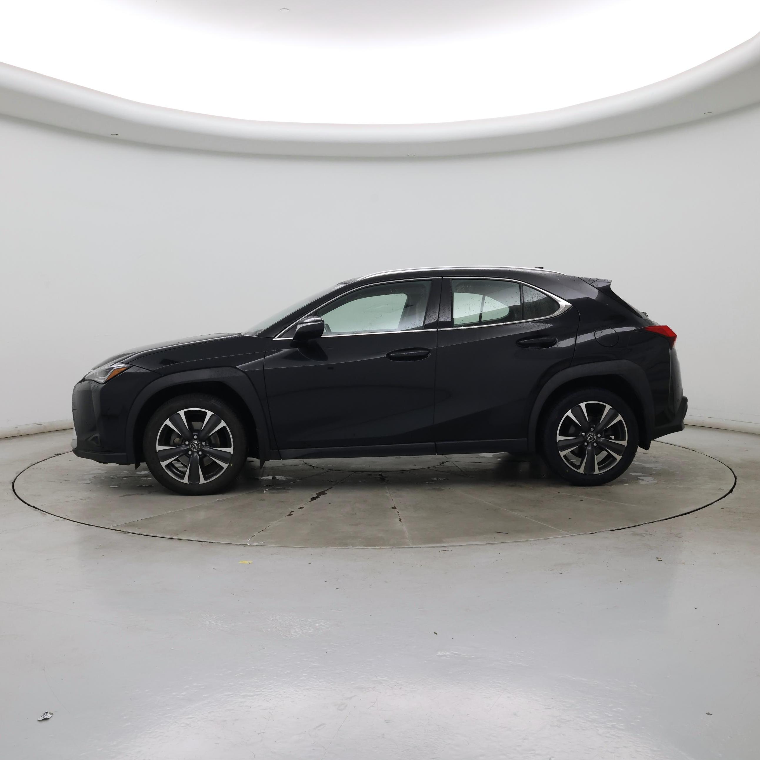 Thumbnail: 2022 Lexus UX - 3