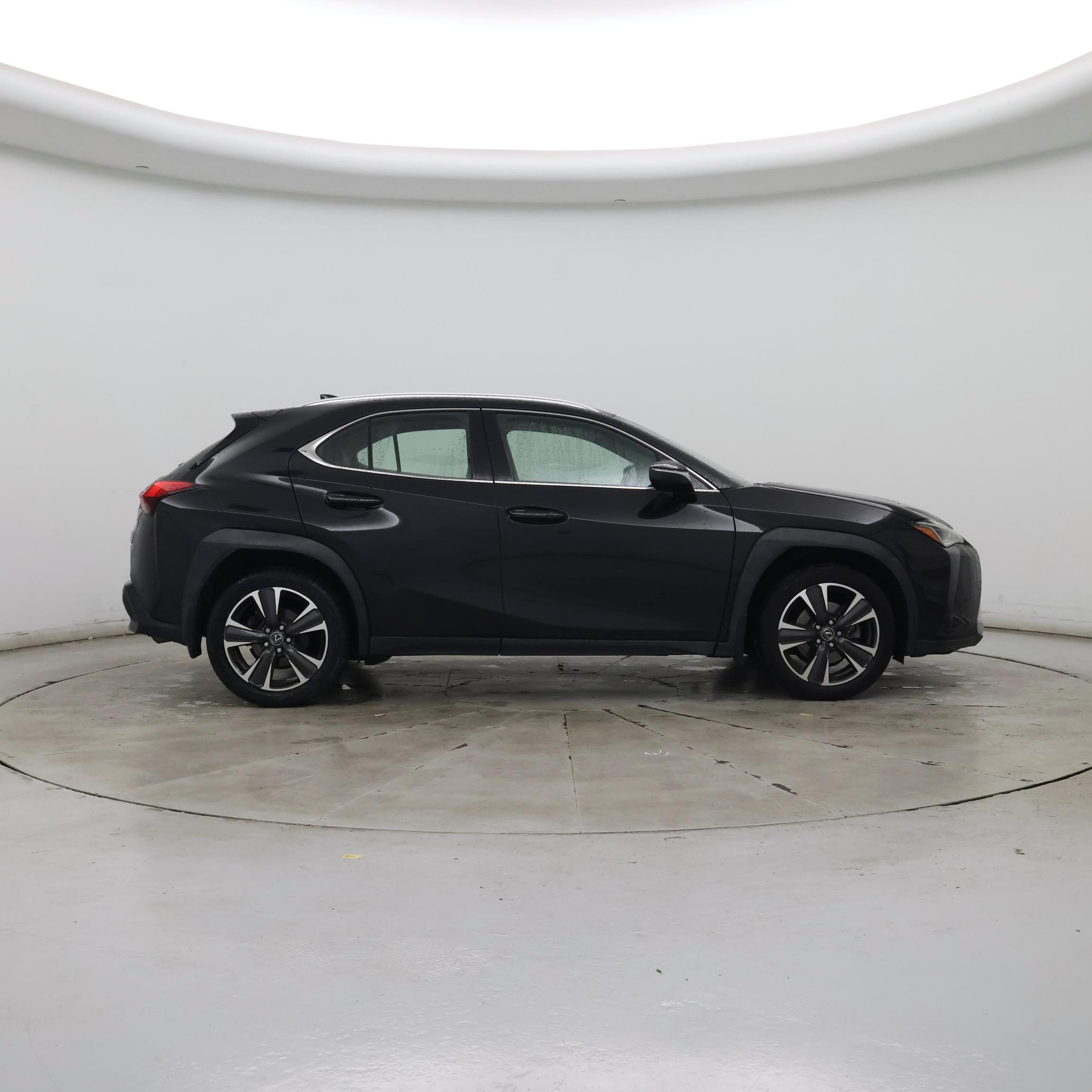 Thumbnail: 2022 Lexus UX - 7