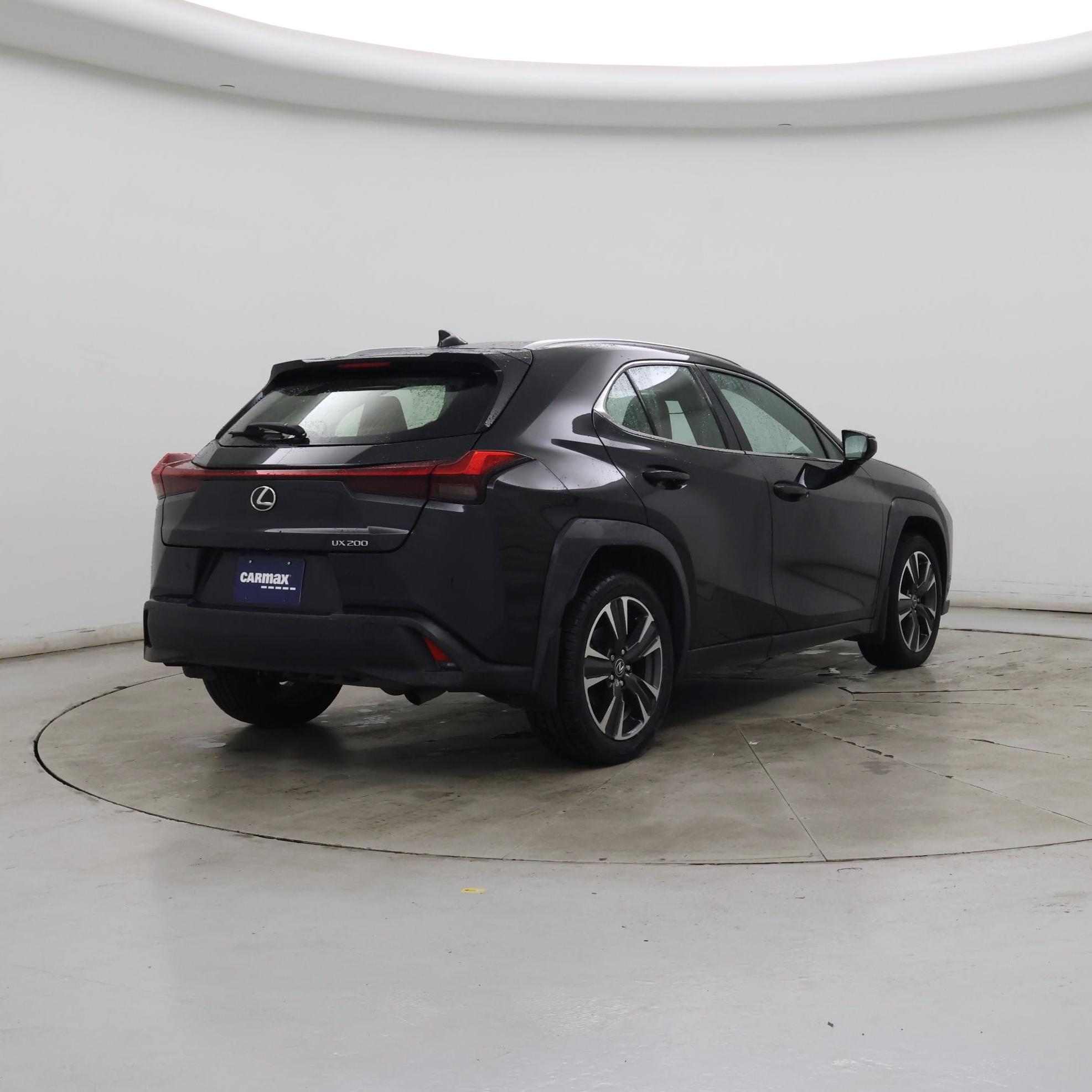 Thumbnail: 2022 Lexus UX - 8