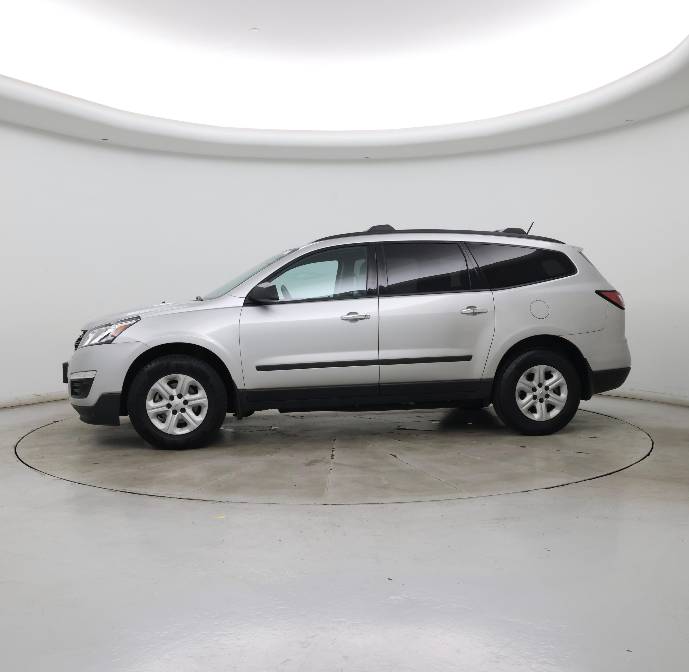 Thumbnail: 2017 Chevrolet Traverse - 3