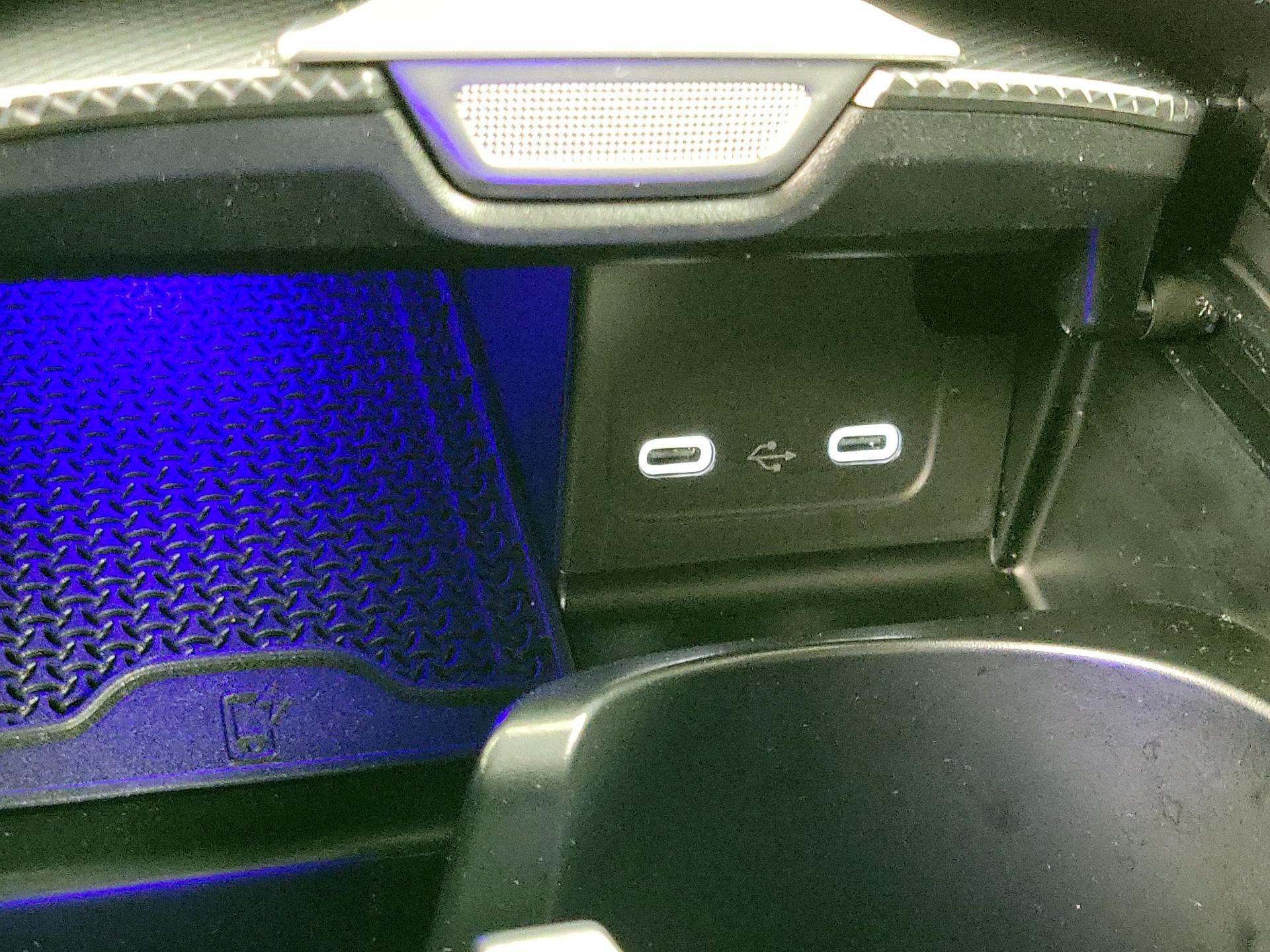 Thumbnail: 2025 Mercedes-Benz C-Class - 19