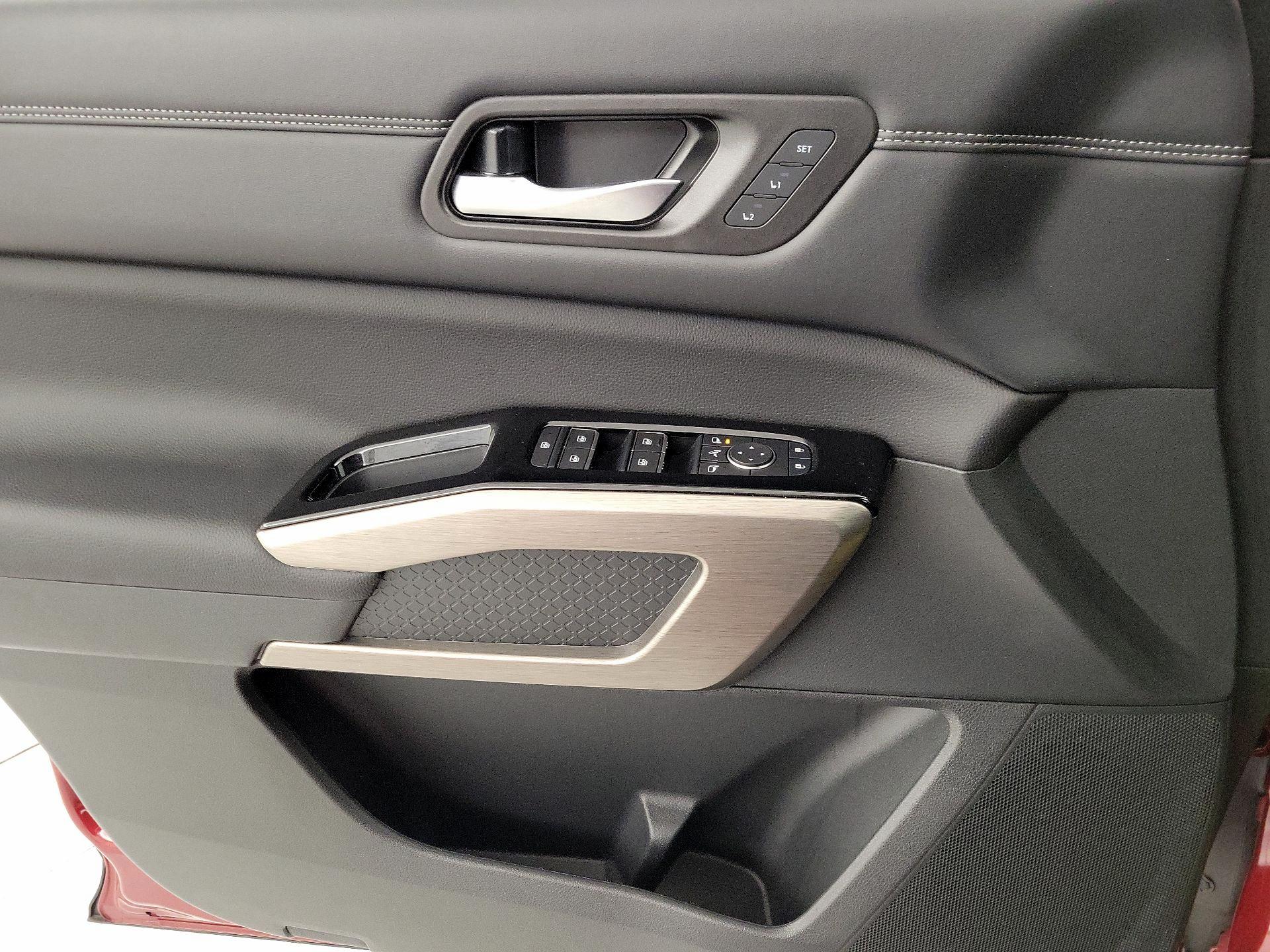 Thumbnail: 2023 Nissan Pathfinder - 12