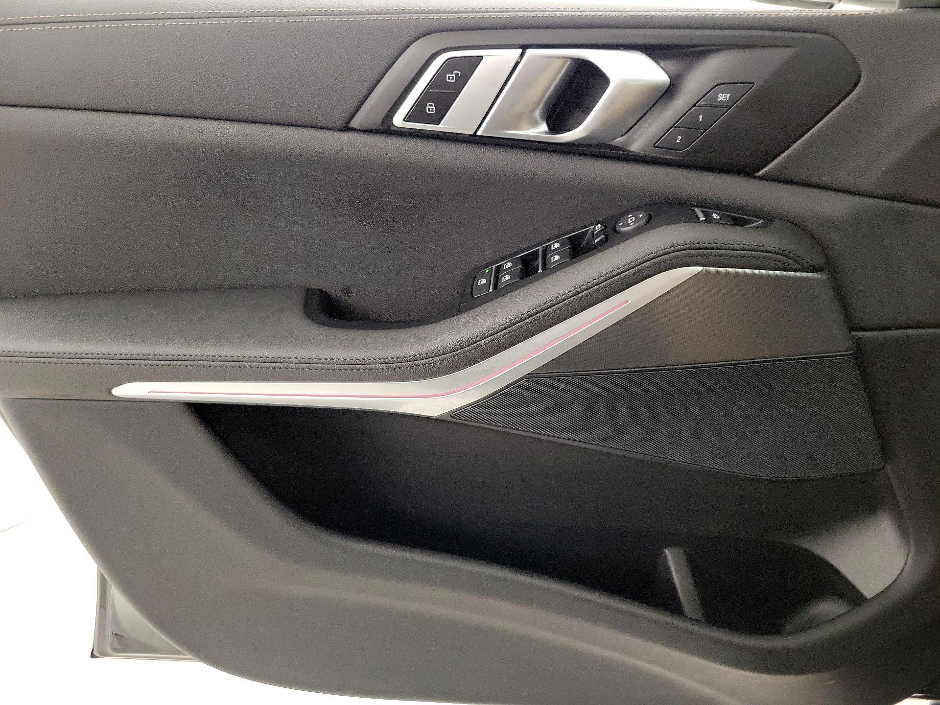 Thumbnail: 2022 BMW X5 - 12