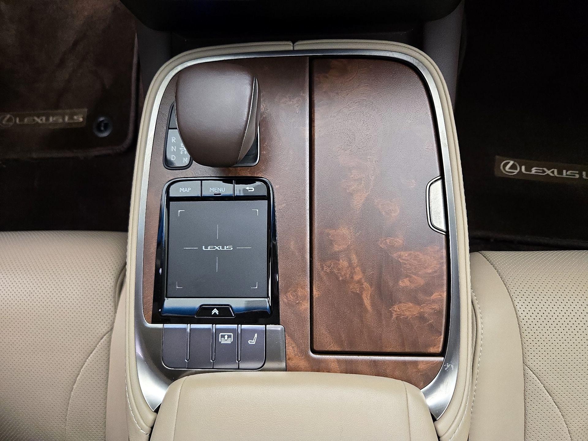 Thumbnail: 2018 Lexus LS - 18