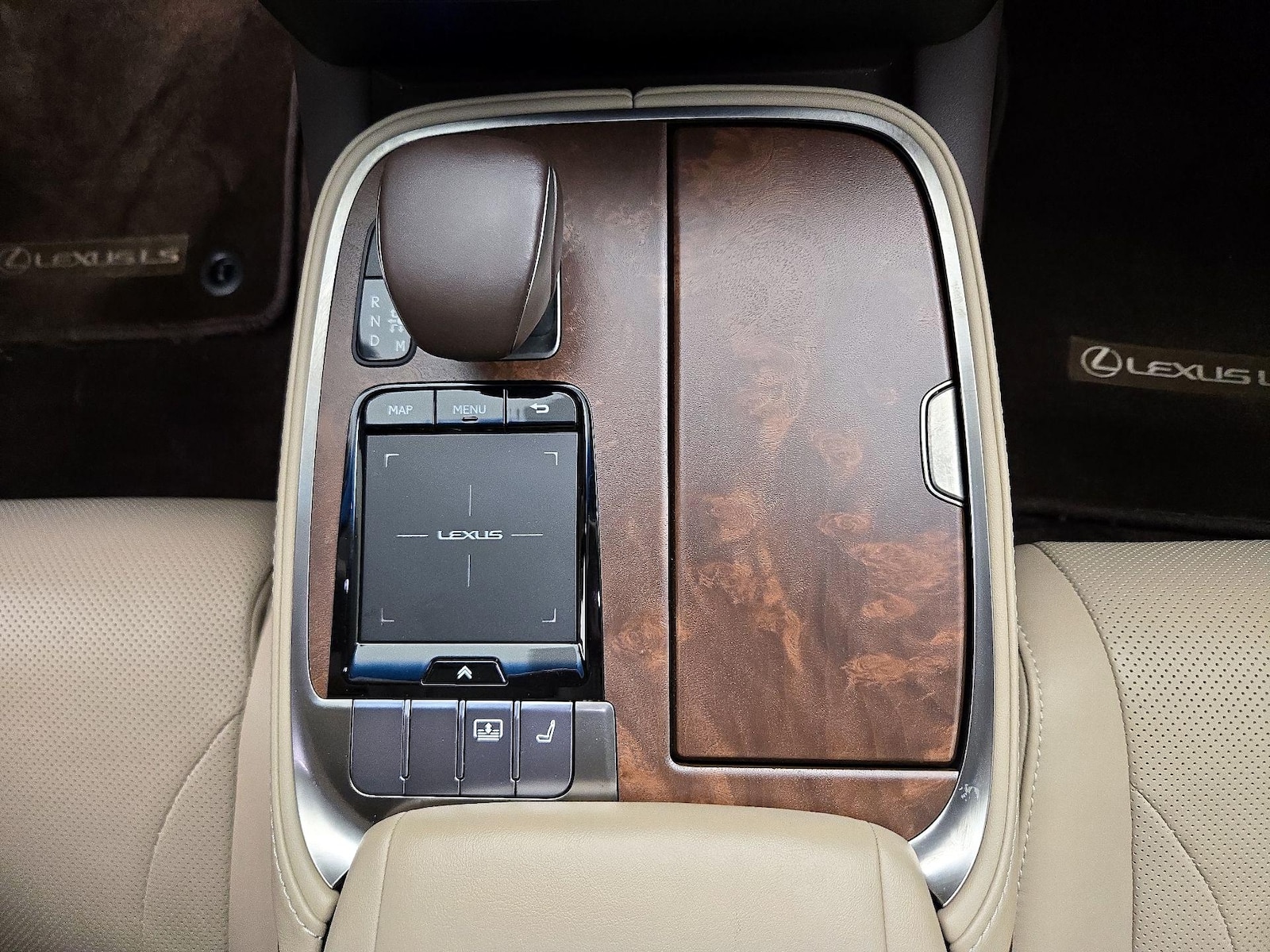 2018 Lexus LS Base - Photo 19