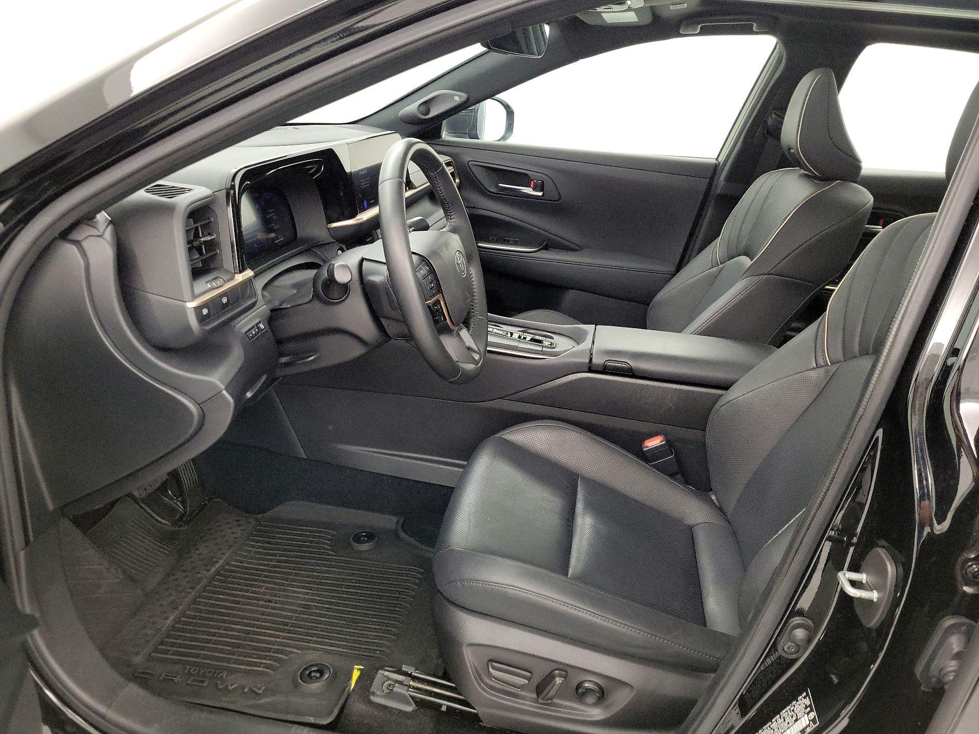 Thumbnail: 2023 Toyota Crown - 11