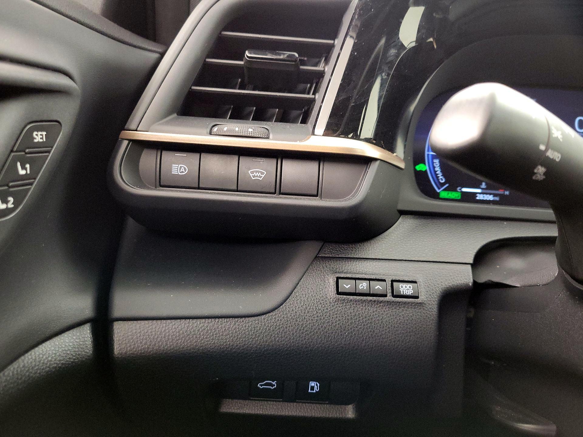 Thumbnail: 2023 Toyota Crown - 13