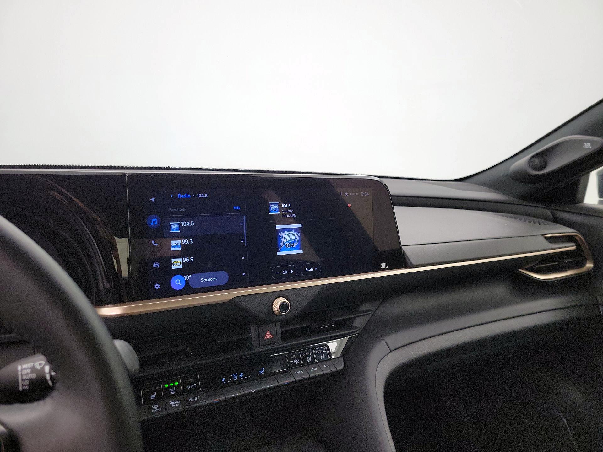 Thumbnail: 2023 Toyota Crown - 15