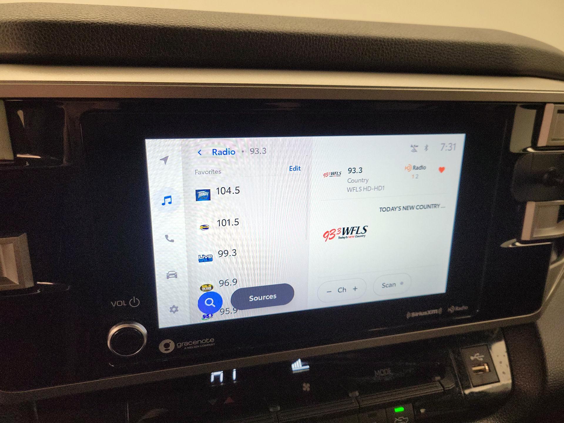 Thumbnail: 2023 Toyota Tundra - 15