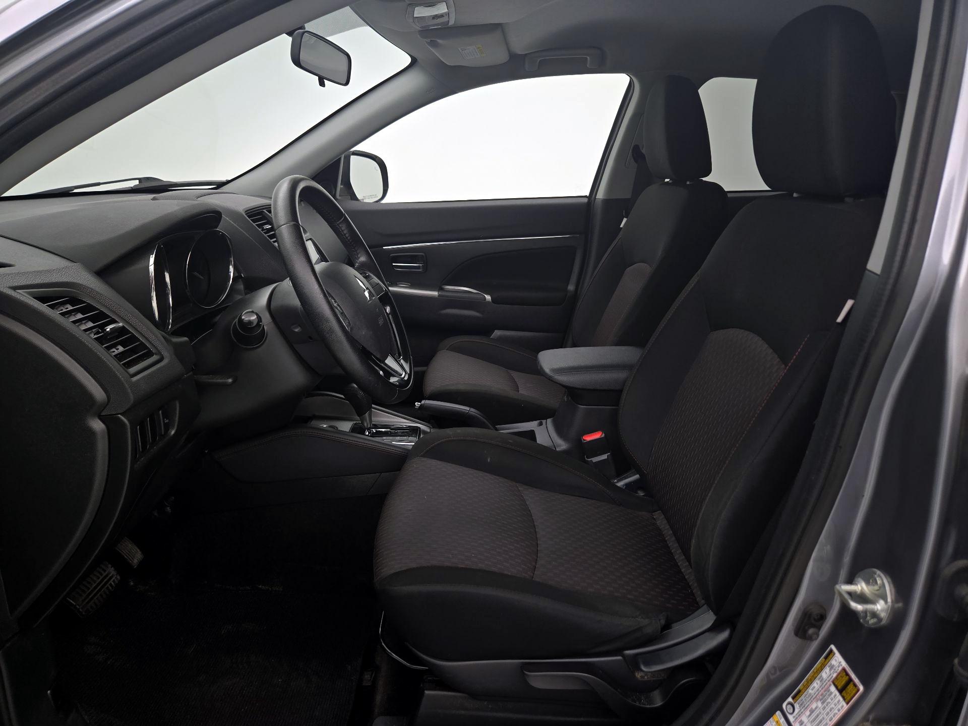 Thumbnail: 2019 Mitsubishi Outlander Sport - 11